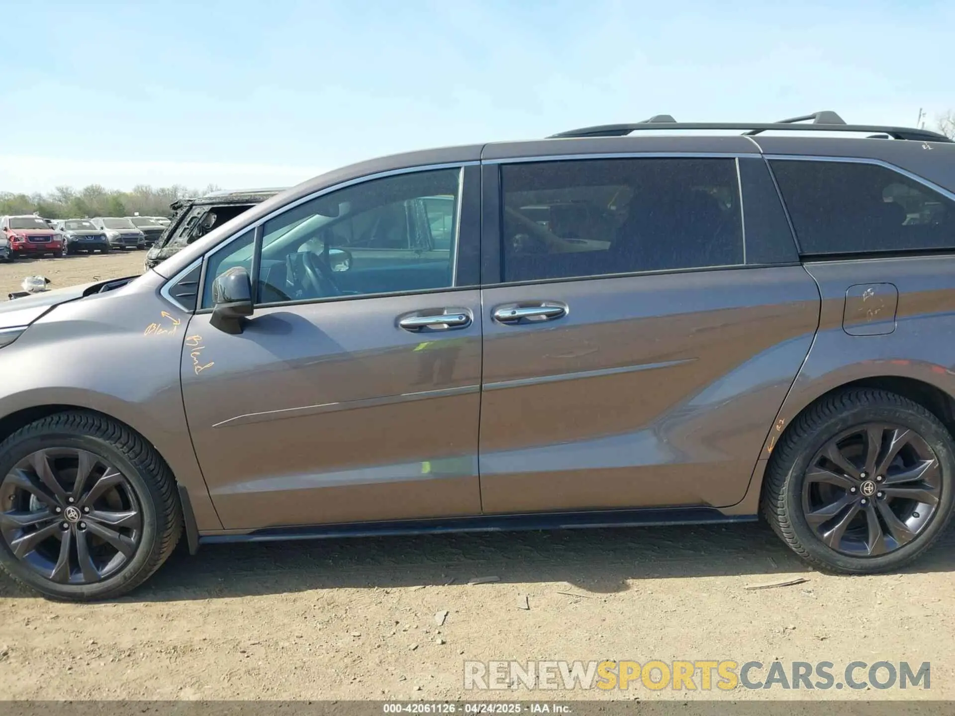 14 fotografías del automóvil dañado 5TDXRKEC2NS108482 TOYOTA SIENNA 2022