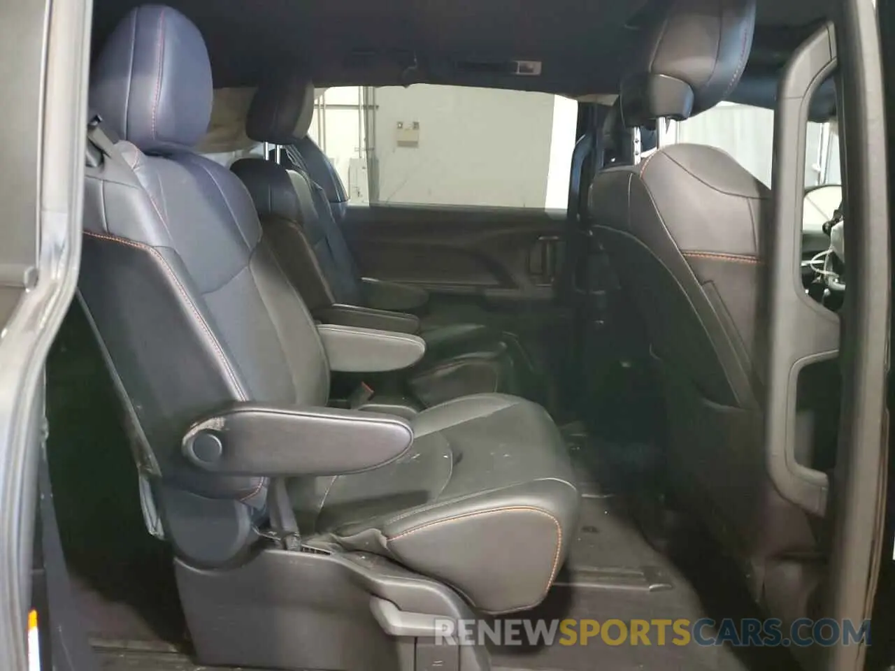 11 fotografías del automóvil dañado 5TDXSKFCXNS071524 TOYOTA SIENNA 2022