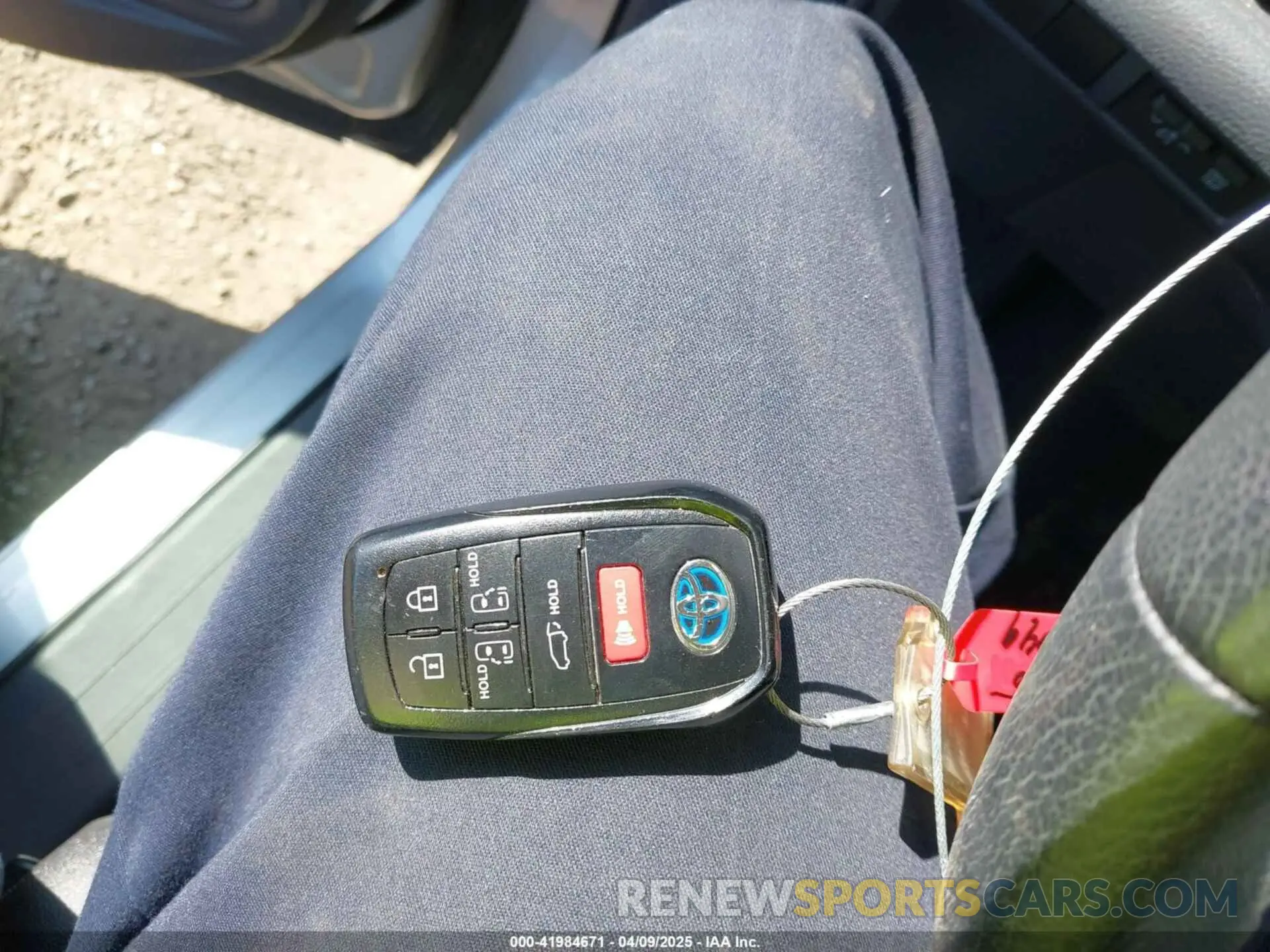 11 fotografías del automóvil dañado 5TDYRKEC1NS125049 TOYOTA SIENNA 2022