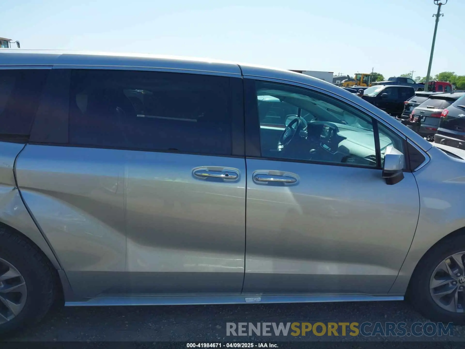 14 fotografías del automóvil dañado 5TDYRKEC1NS125049 TOYOTA SIENNA 2022