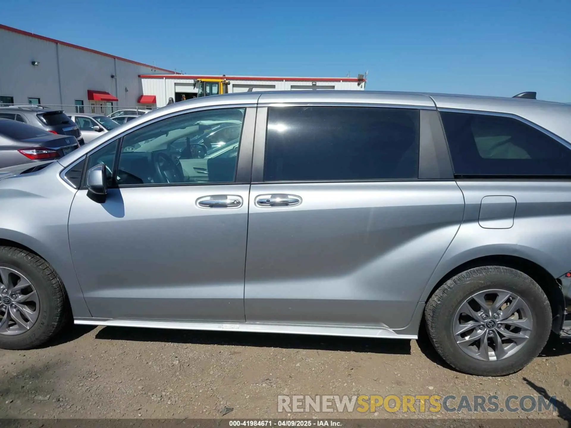 15 fotografías del automóvil dañado 5TDYRKEC1NS125049 TOYOTA SIENNA 2022