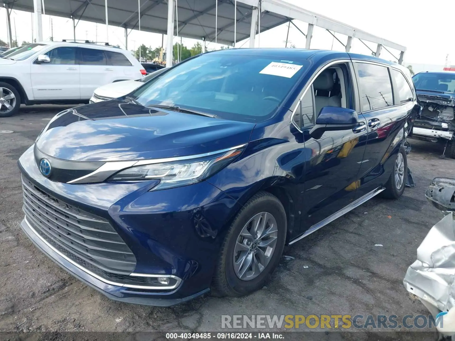 2 fotografías del automóvil dañado 5TDYRKEC2NS121155 TOYOTA SIENNA 2022