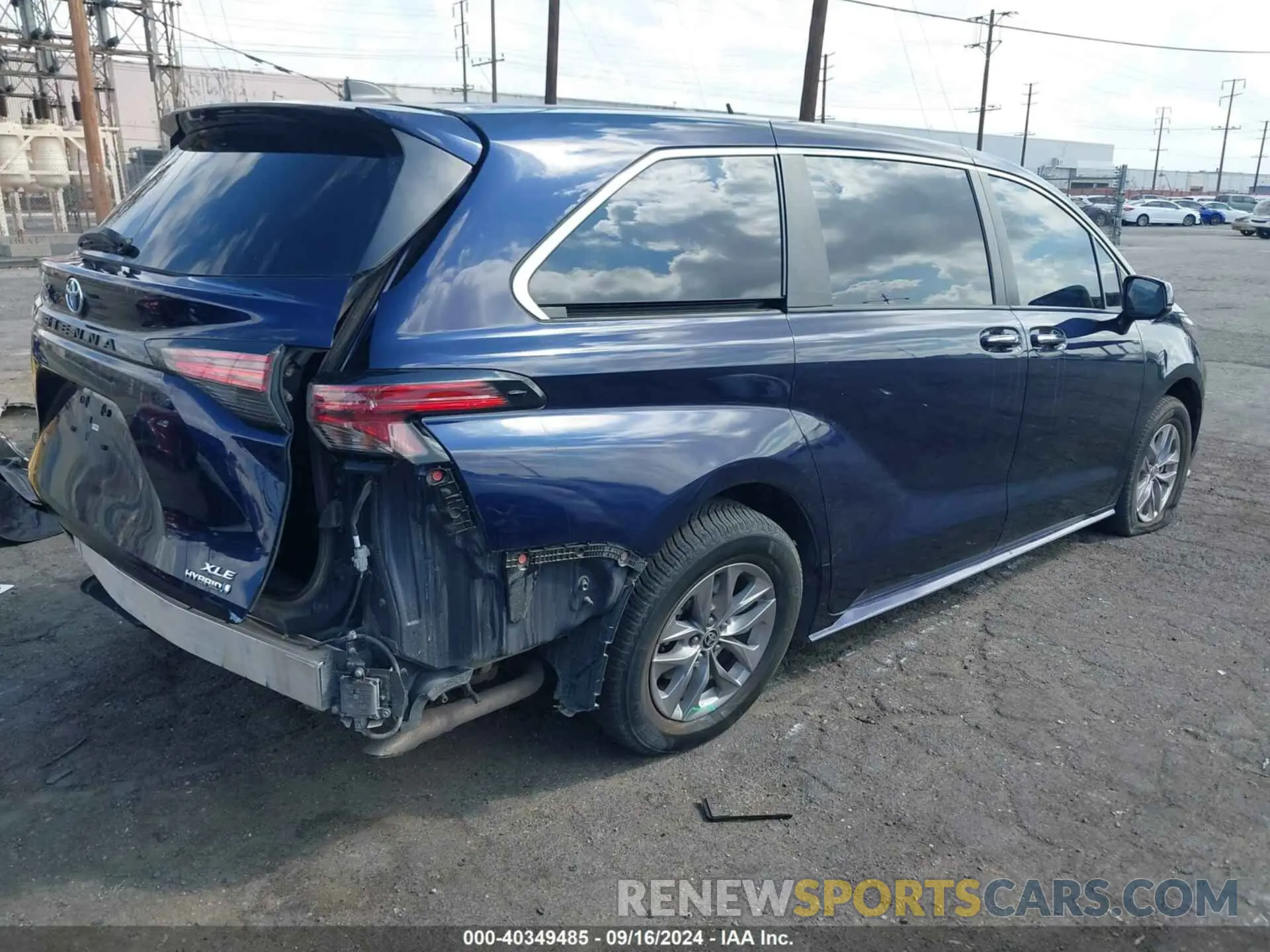 4 fotografías del automóvil dañado 5TDYRKEC2NS121155 TOYOTA SIENNA 2022