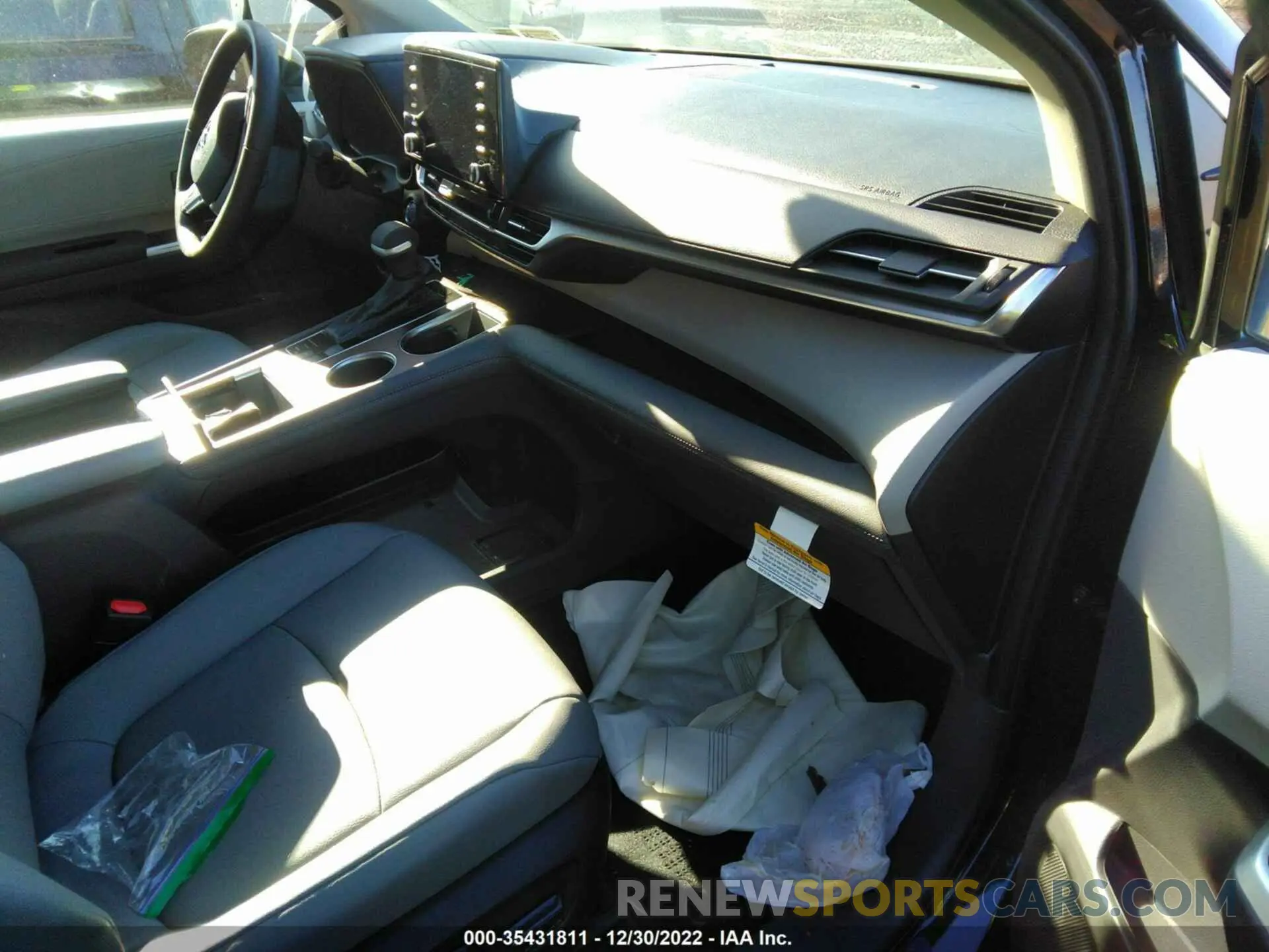 5 fotografías del automóvil dañado 5TDYRKEC5NS122655 TOYOTA SIENNA 2022