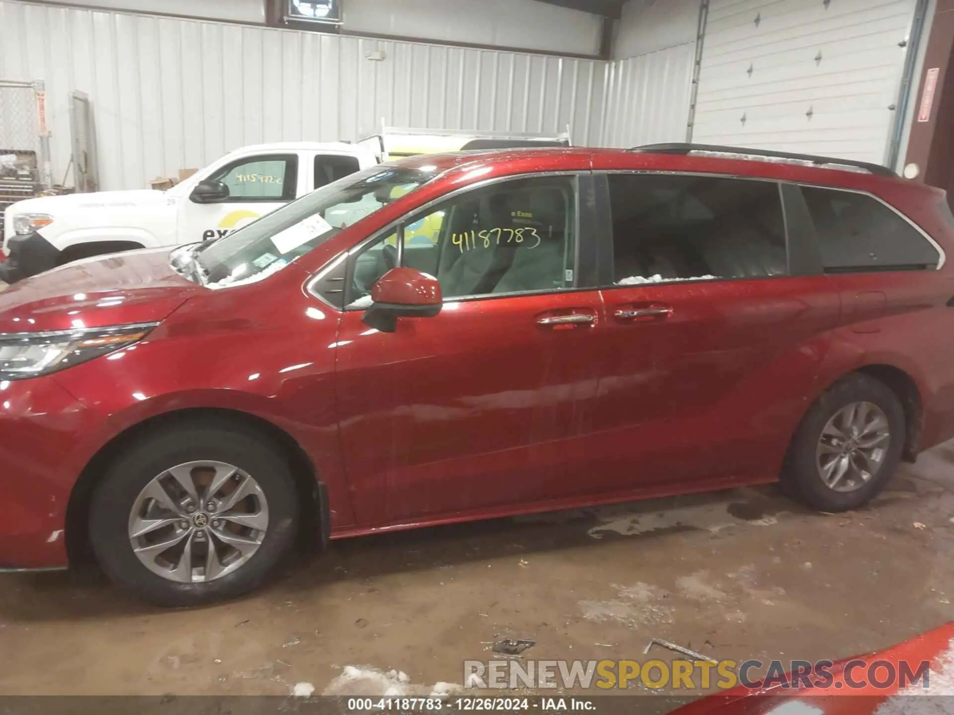 13 fotografías del automóvil dañado 5TDYRKEC7NS092140 TOYOTA SIENNA 2022