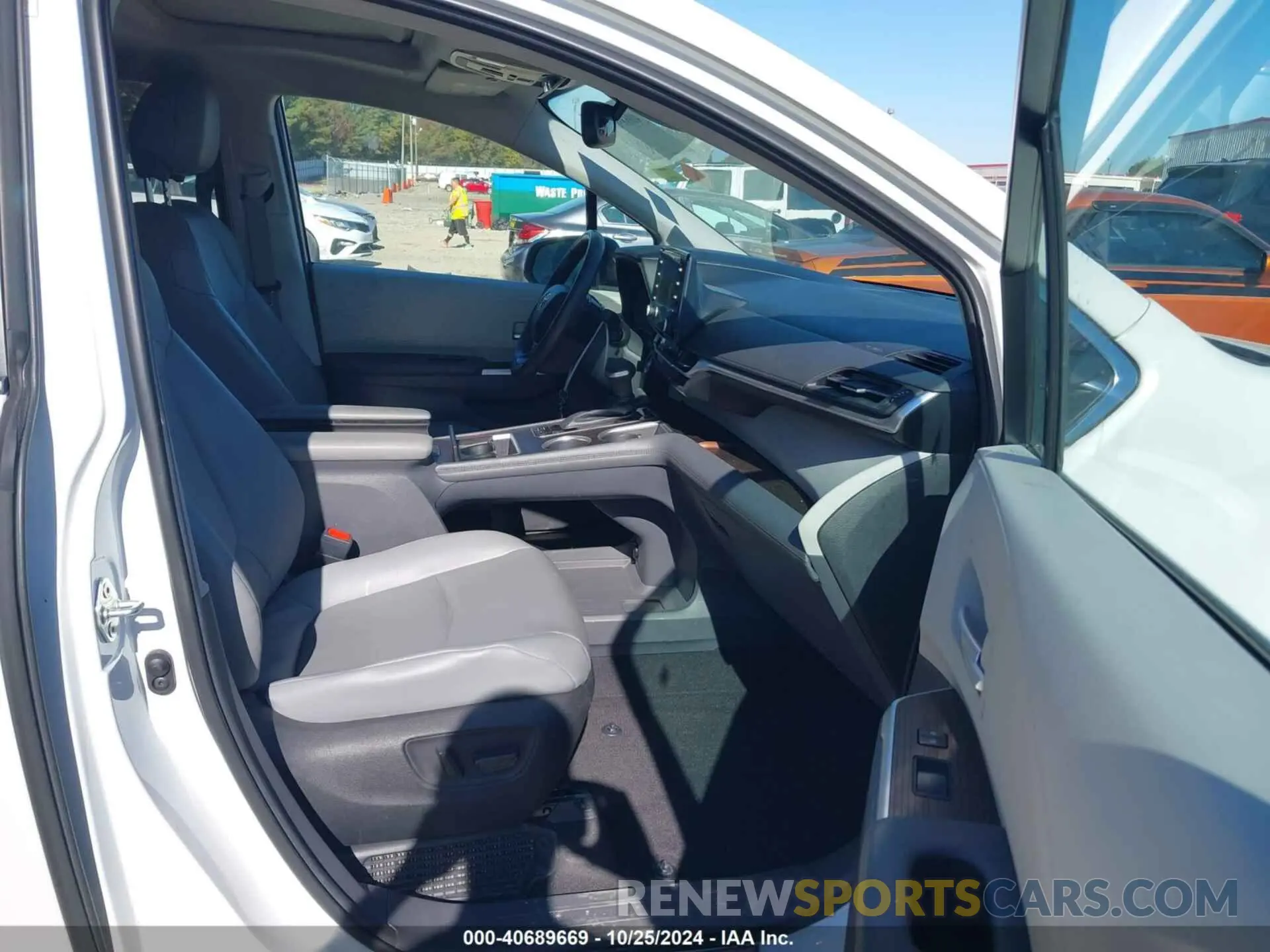 5 fotografías del automóvil dañado 5TDYRKEC7NS119112 TOYOTA SIENNA 2022