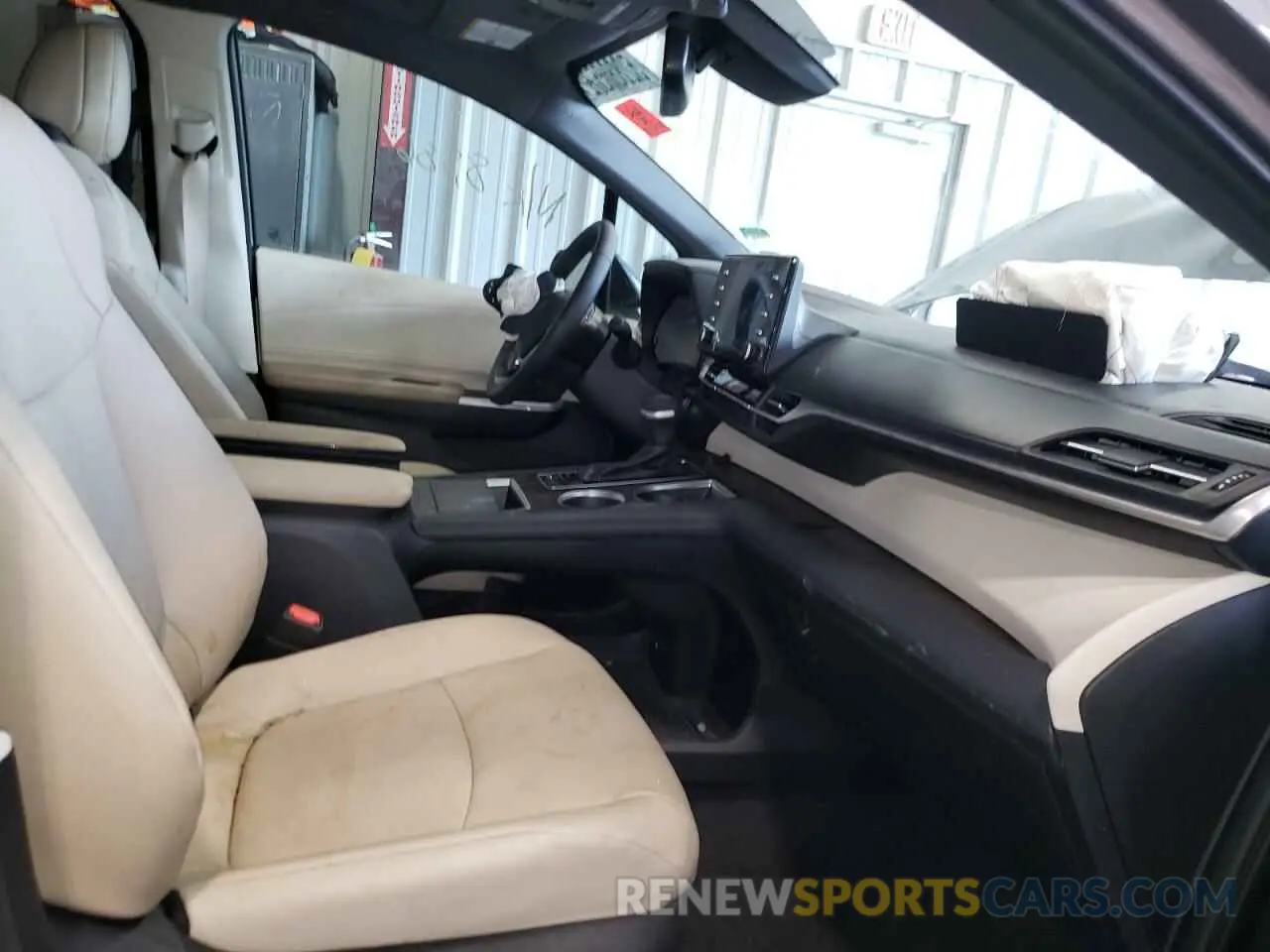 5 fotografías del automóvil dañado 5TDYRKEC8NS097959 TOYOTA SIENNA 2022