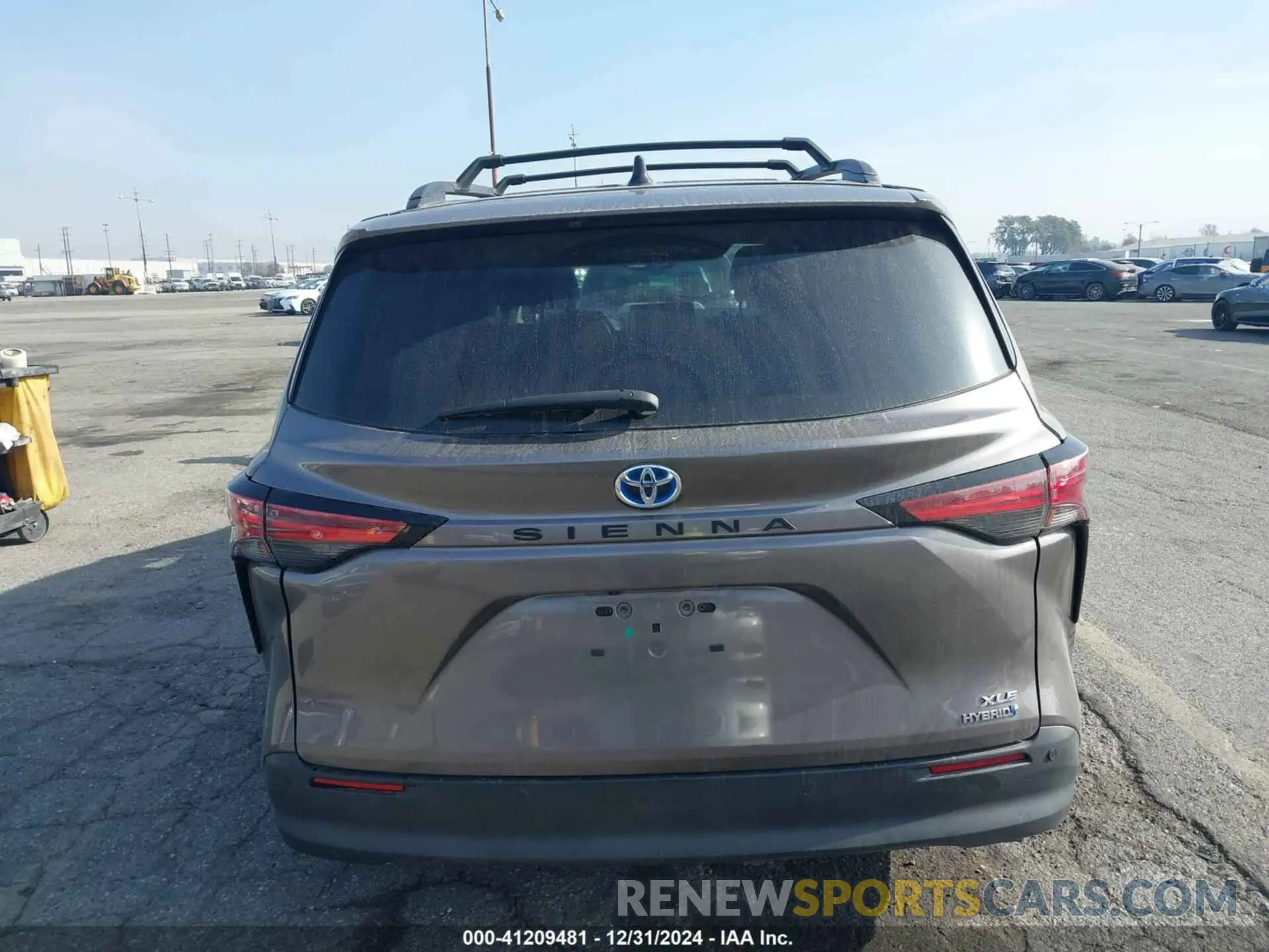 17 fotografías del automóvil dañado 5TDYRKEC8NS107678 TOYOTA SIENNA 2022