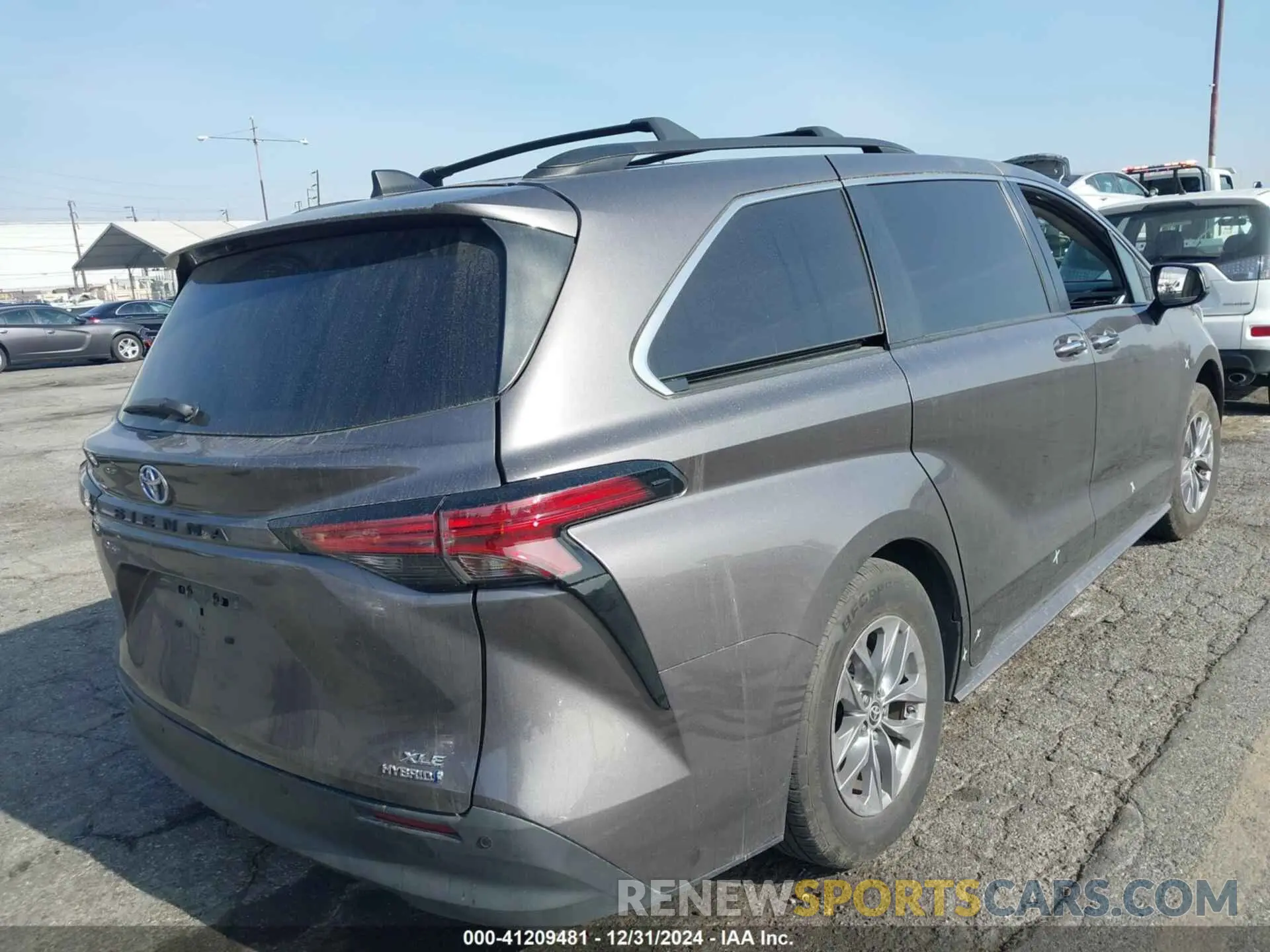 4 fotografías del automóvil dañado 5TDYRKEC8NS107678 TOYOTA SIENNA 2022