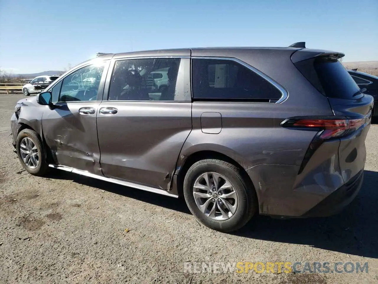 2 fotografías del automóvil dañado 5TDYRKEC9NS093306 TOYOTA SIENNA 2022
