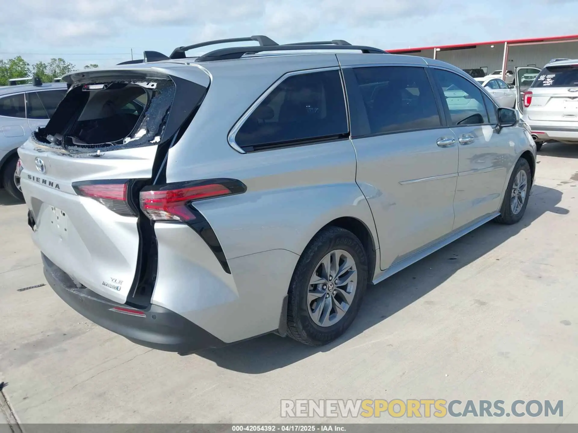 4 fotografías del automóvil dañado 5TDYRKECXNS076093 TOYOTA SIENNA 2022