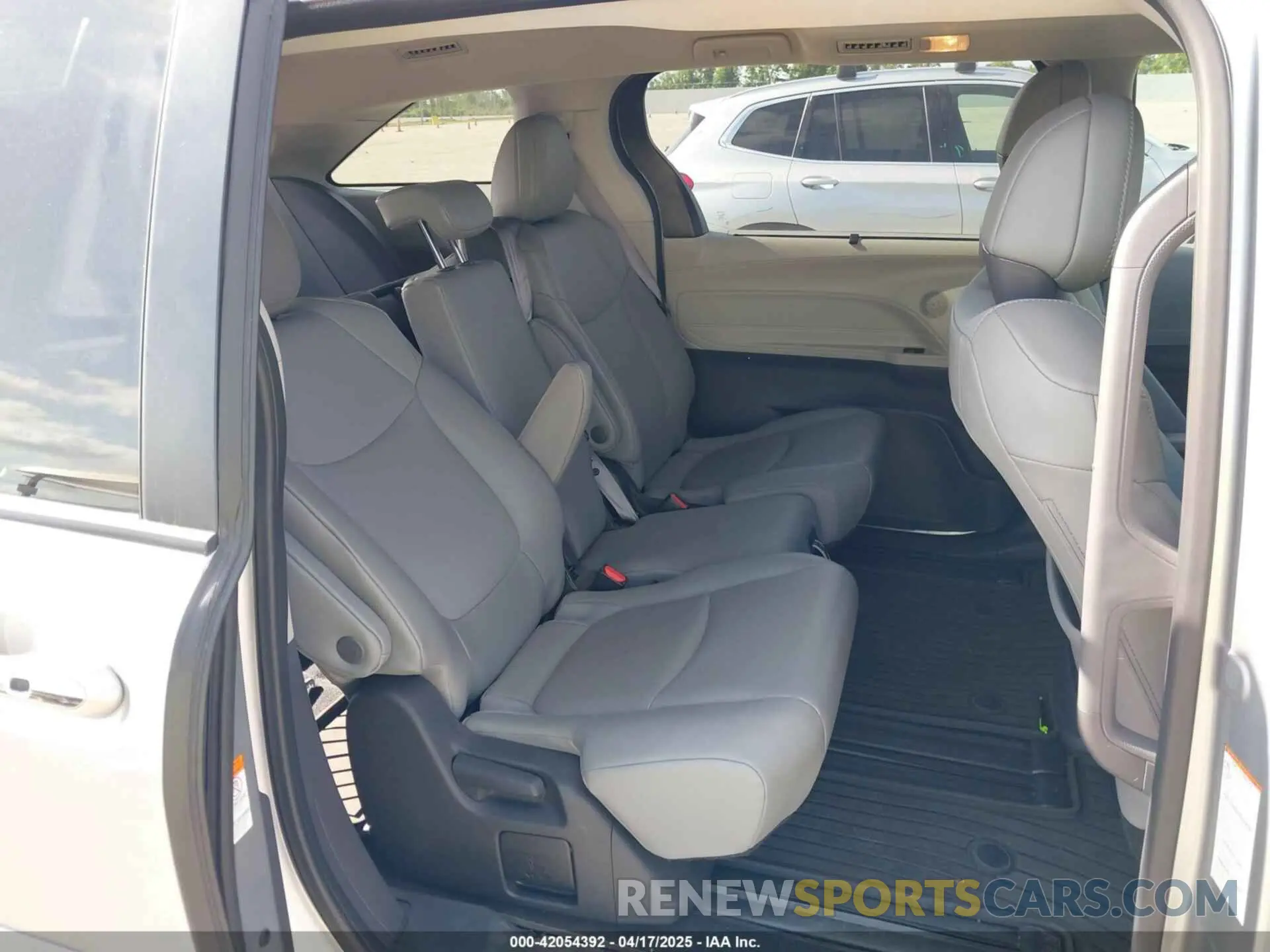 8 fotografías del automóvil dañado 5TDYRKECXNS076093 TOYOTA SIENNA 2022