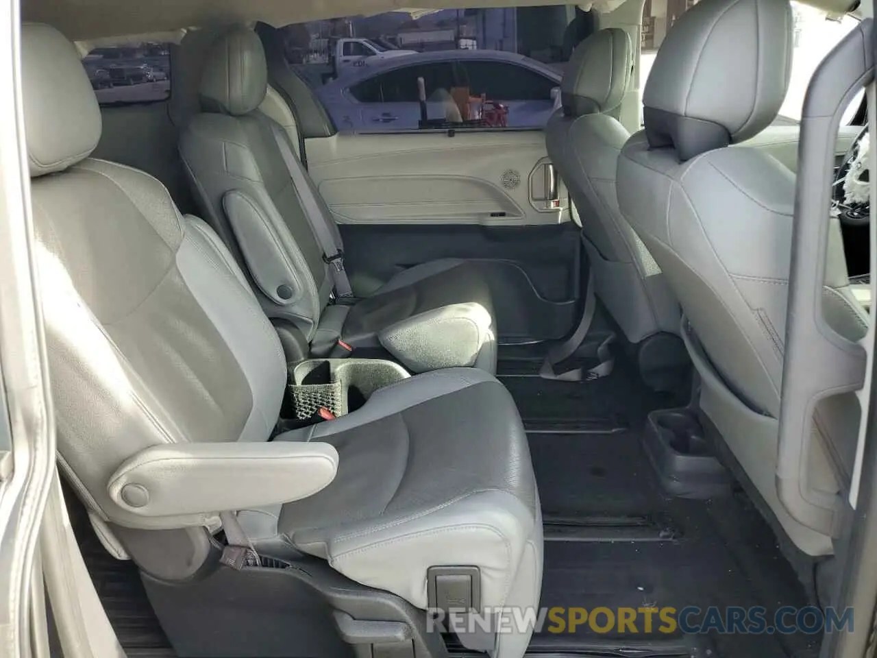 11 fotografías del automóvil dañado 5TDZRKEC1NS083082 TOYOTA SIENNA 2022