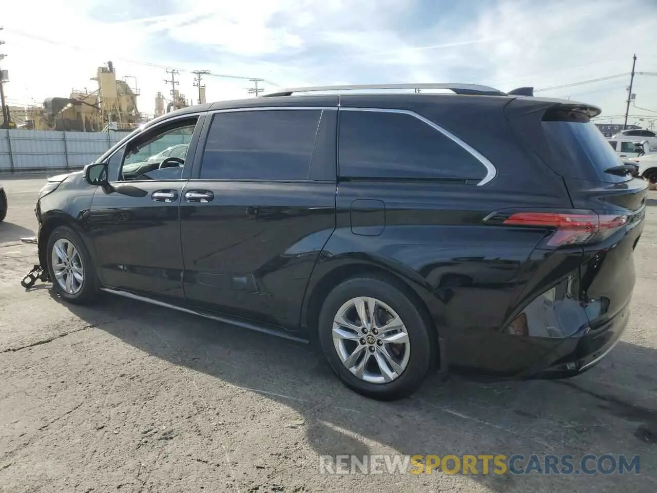 2 fotografías del automóvil dañado 5TDZRKEC1NS083082 TOYOTA SIENNA 2022