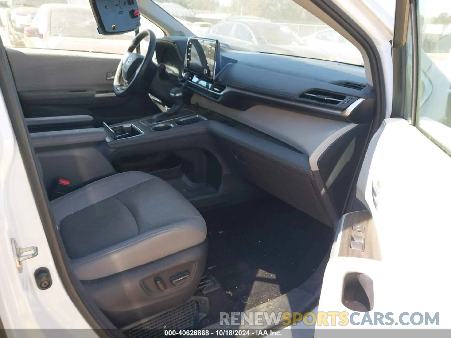 5 fotografías del automóvil dañado 5TDZRKEC6NS094546 TOYOTA SIENNA 2022