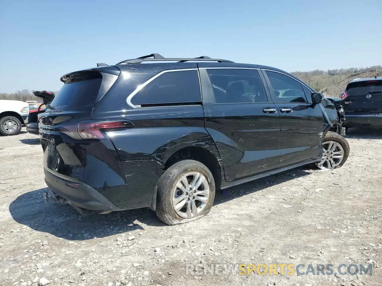 3 fotografías del automóvil dañado 5TDCSKFC0PS092996 TOYOTA SIENNA 2023