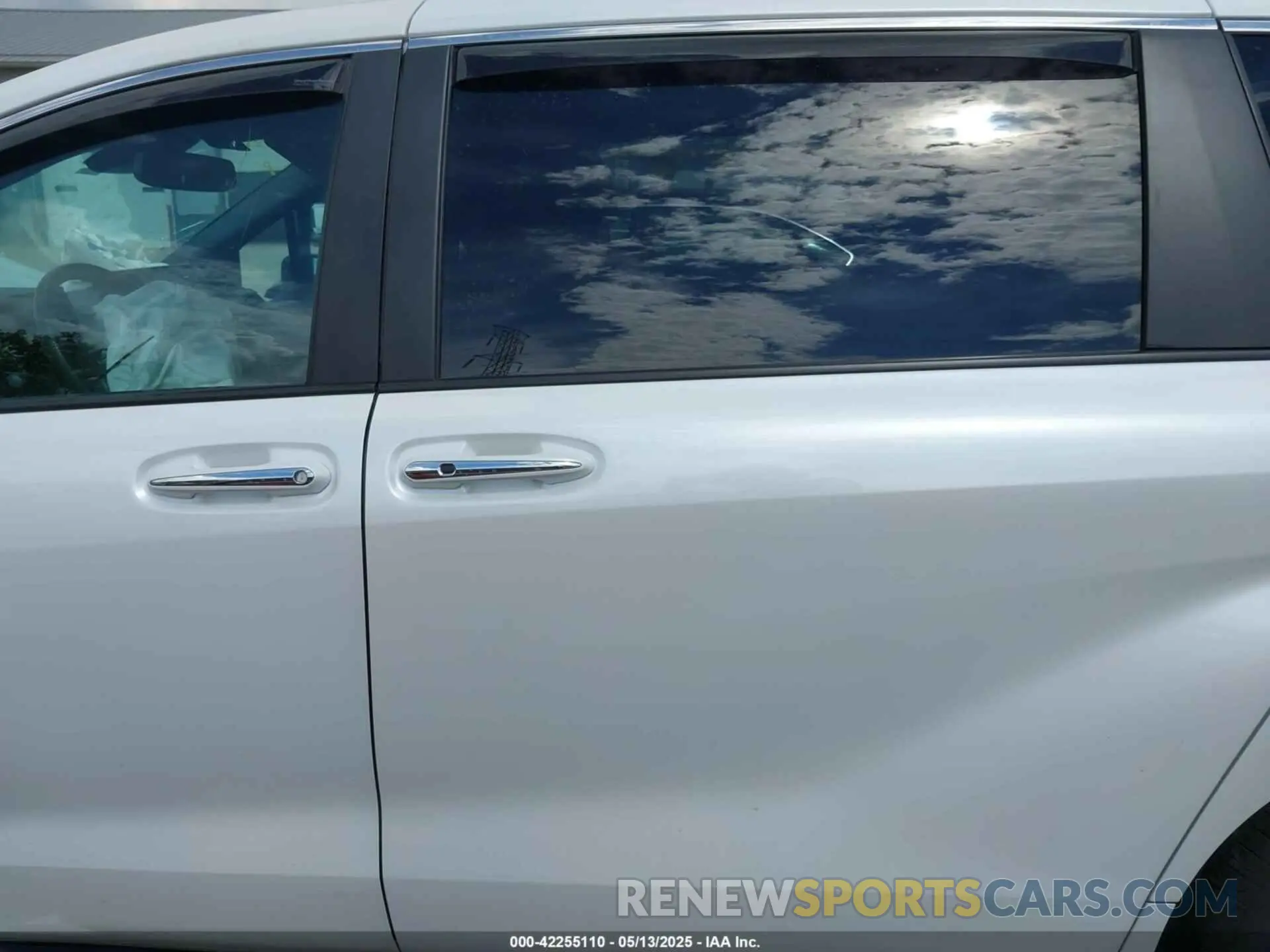 14 fotografías del automóvil dañado 5TDCSKFC1PS079366 TOYOTA SIENNA 2023