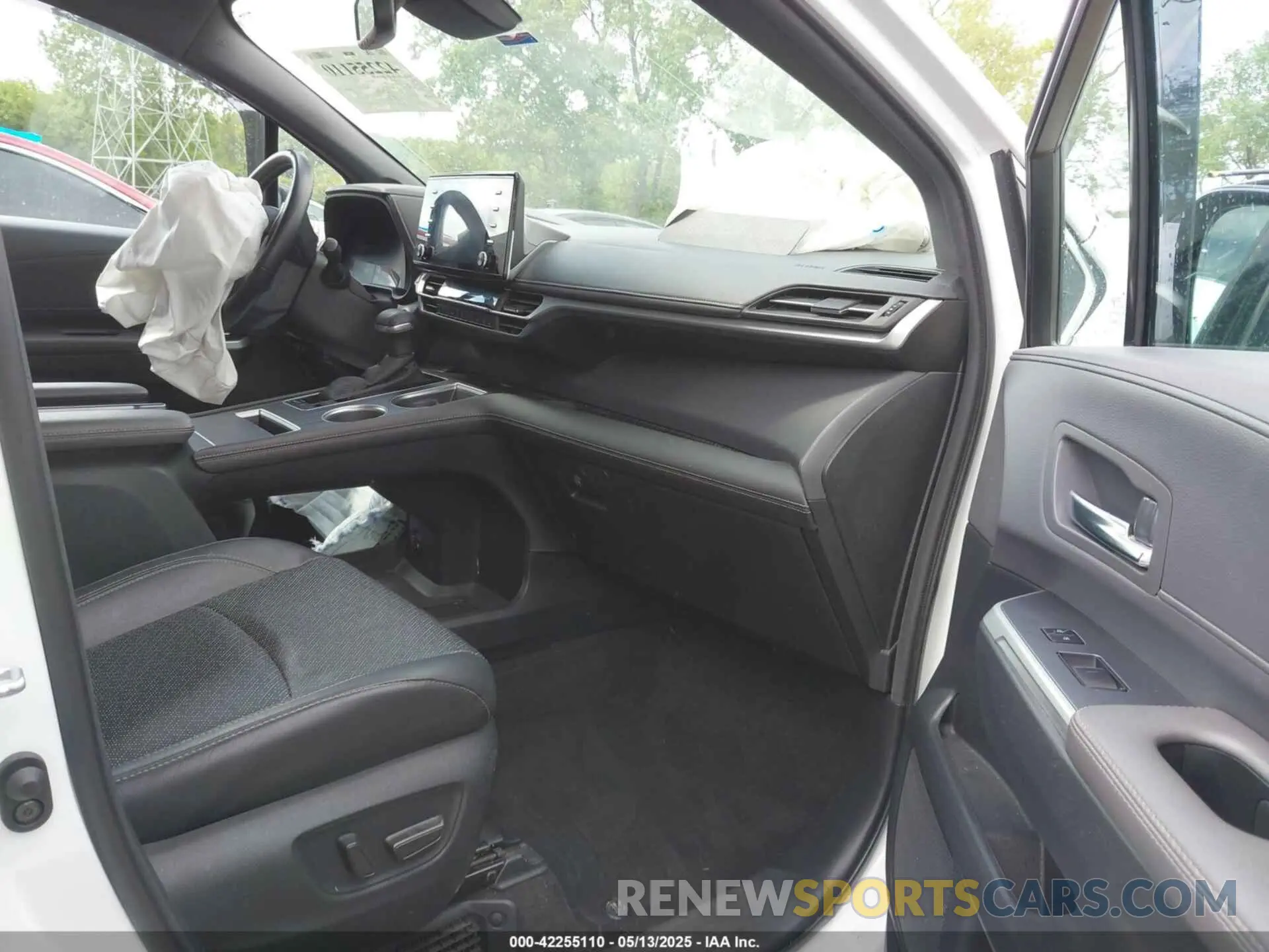 5 fotografías del automóvil dañado 5TDCSKFC1PS079366 TOYOTA SIENNA 2023
