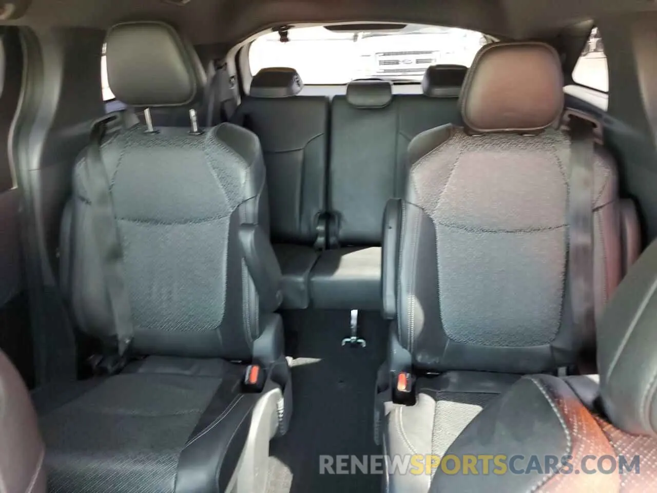 10 fotografías del automóvil dañado 5TDCSKFC5PS085512 TOYOTA SIENNA 2023