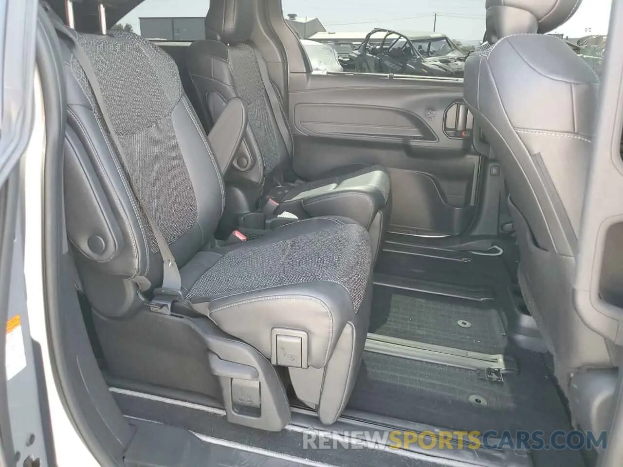 11 fotografías del automóvil dañado 5TDCSKFC5PS085512 TOYOTA SIENNA 2023