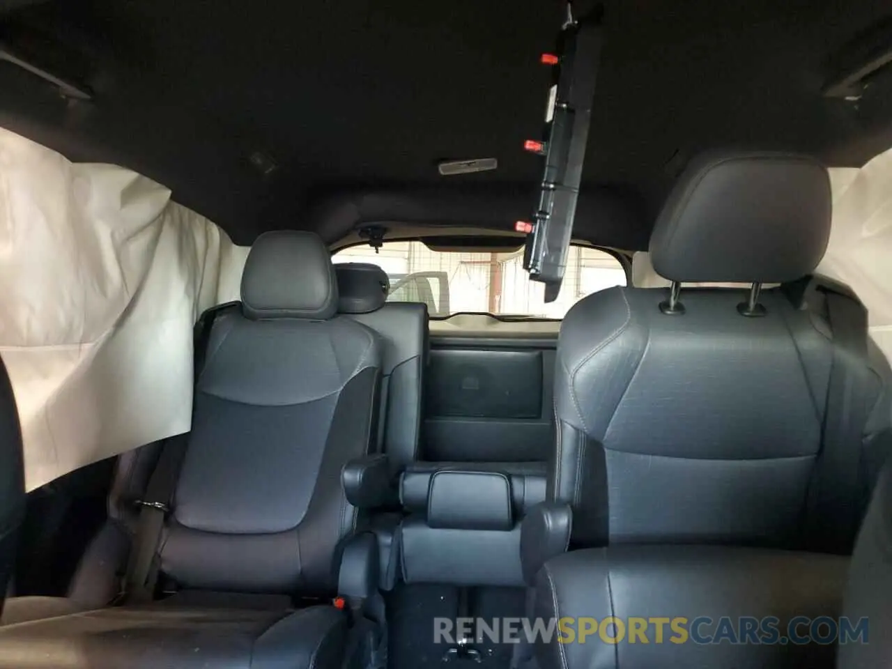 10 fotografías del automóvil dañado 5TDCSKFC6PS101202 TOYOTA SIENNA 2023