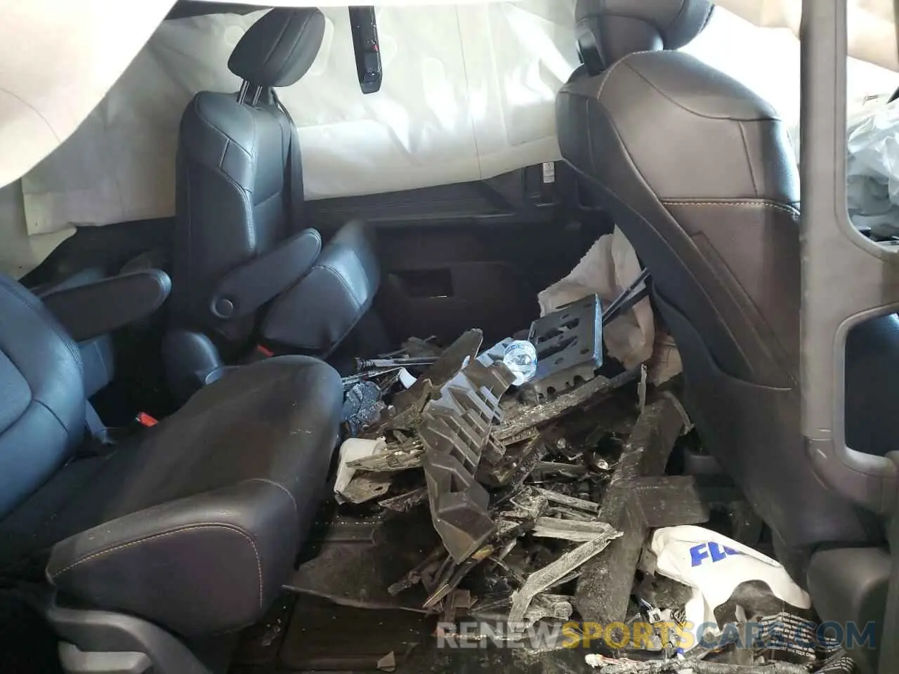 11 fotografías del automóvil dañado 5TDCSKFC6PS101202 TOYOTA SIENNA 2023