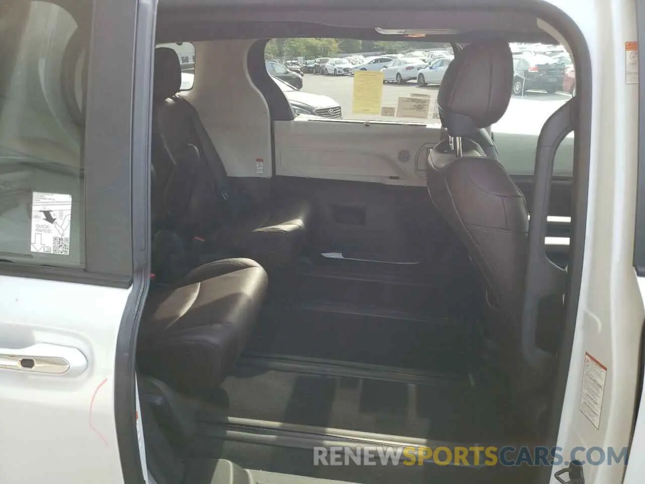 11 fotografías del automóvil dañado 5TDESKFC3PS093410 TOYOTA SIENNA 2023