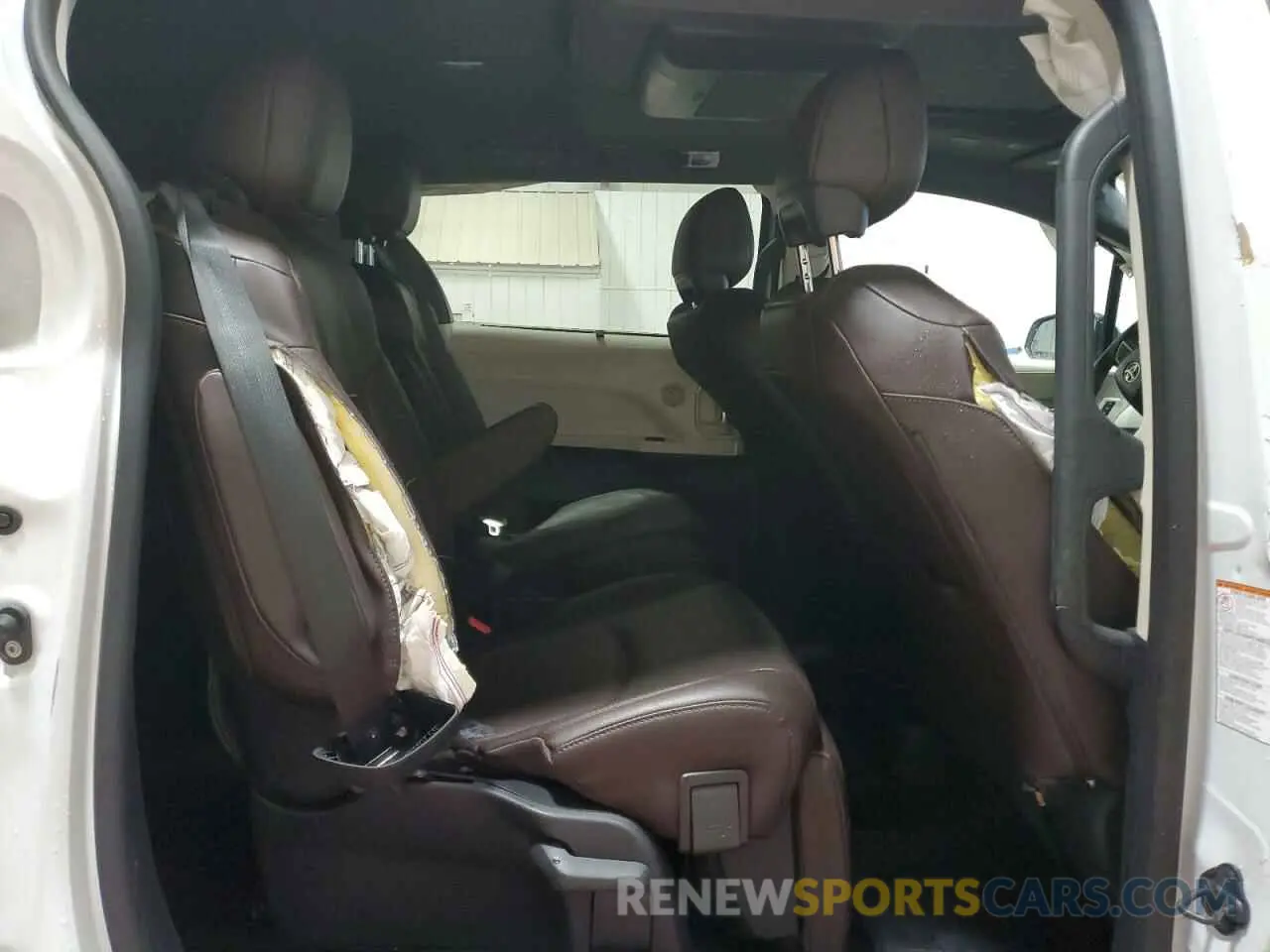 11 fotografías del automóvil dañado 5TDESKFC5PS103449 TOYOTA SIENNA 2023
