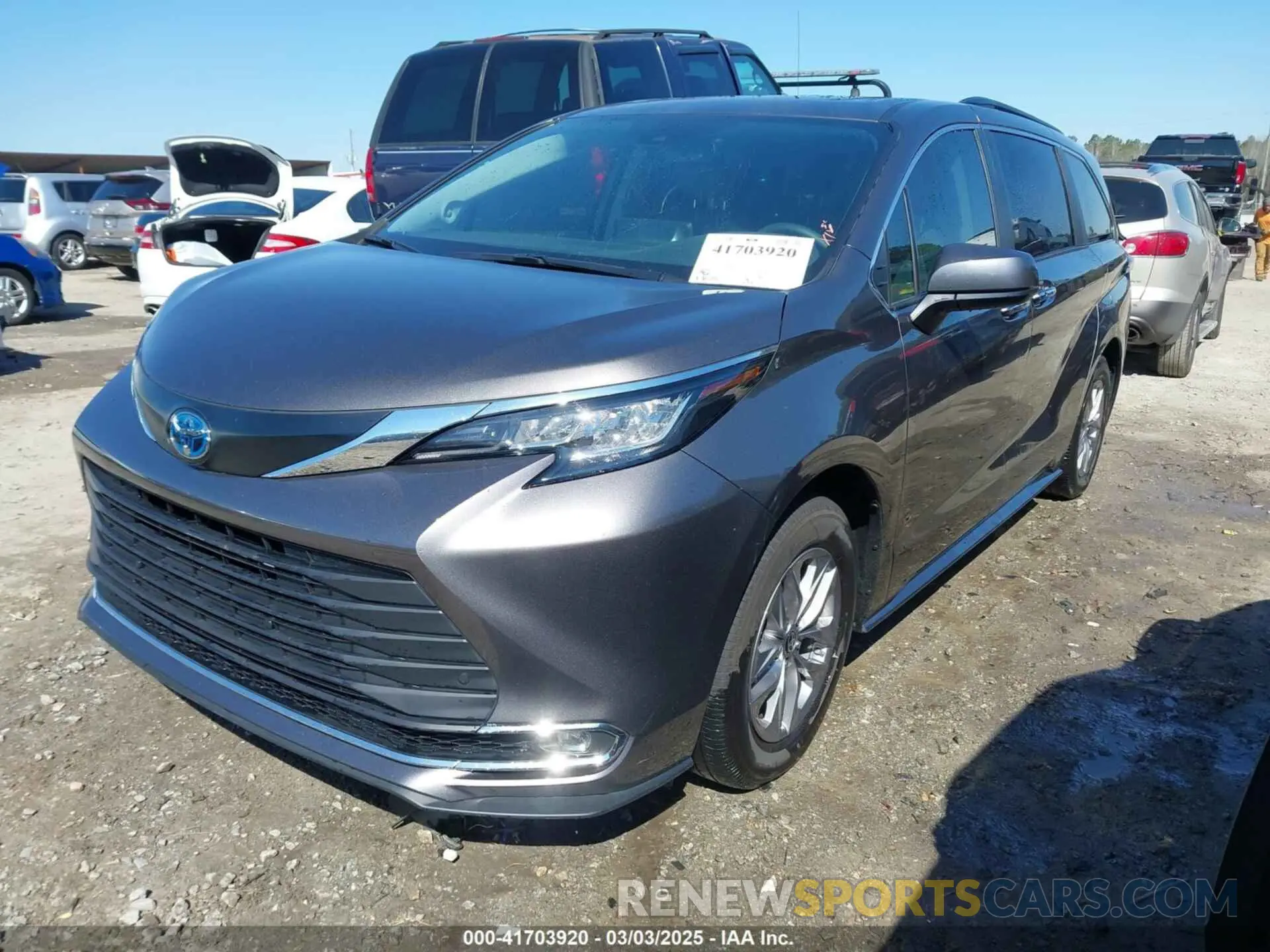 2 fotografías del automóvil dañado 5TDJRKEC8PS177038 TOYOTA SIENNA 2023