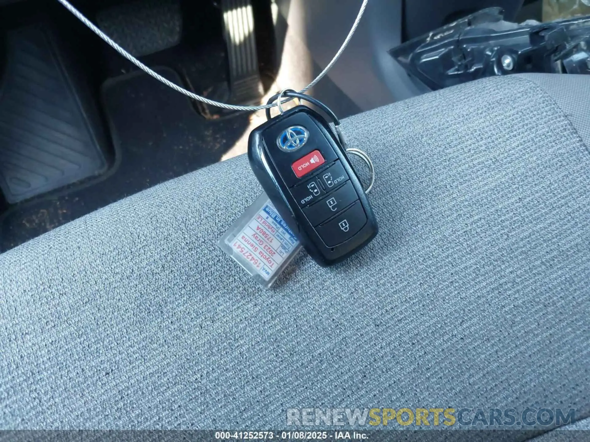 11 fotografías del automóvil dañado 5TDKRKEC1PS173224 TOYOTA SIENNA 2023