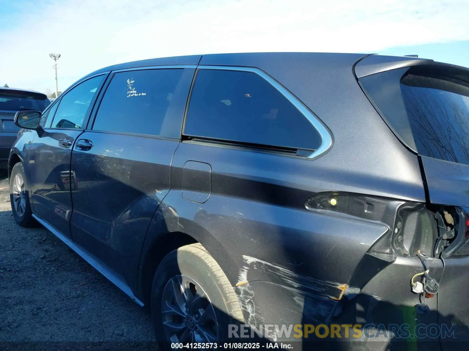 14 fotografías del automóvil dañado 5TDKRKEC1PS173224 TOYOTA SIENNA 2023
