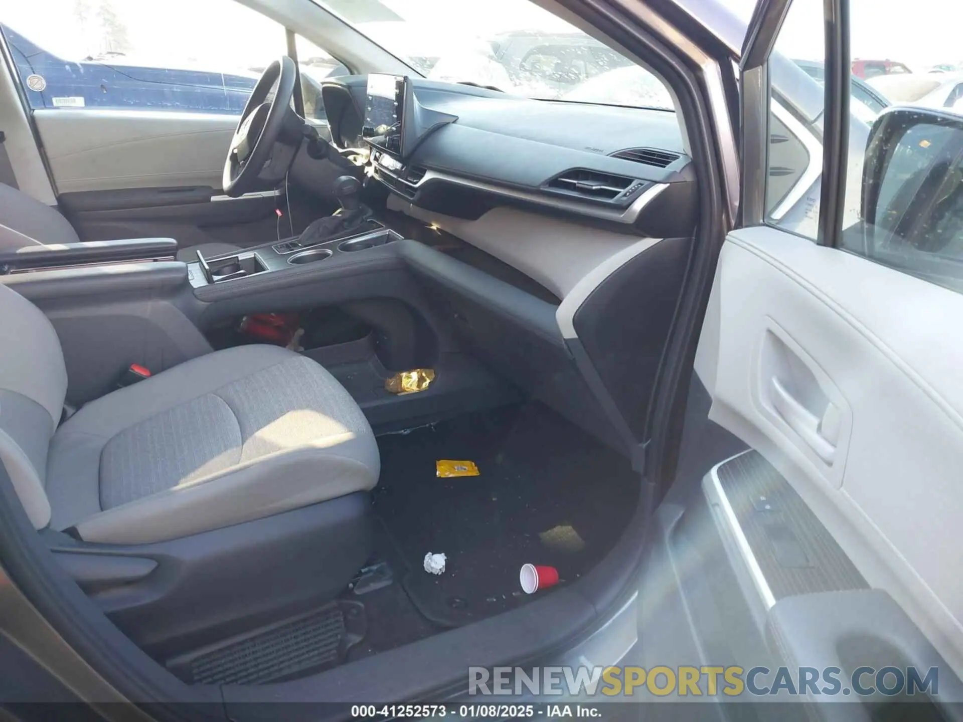 5 fotografías del automóvil dañado 5TDKRKEC1PS173224 TOYOTA SIENNA 2023