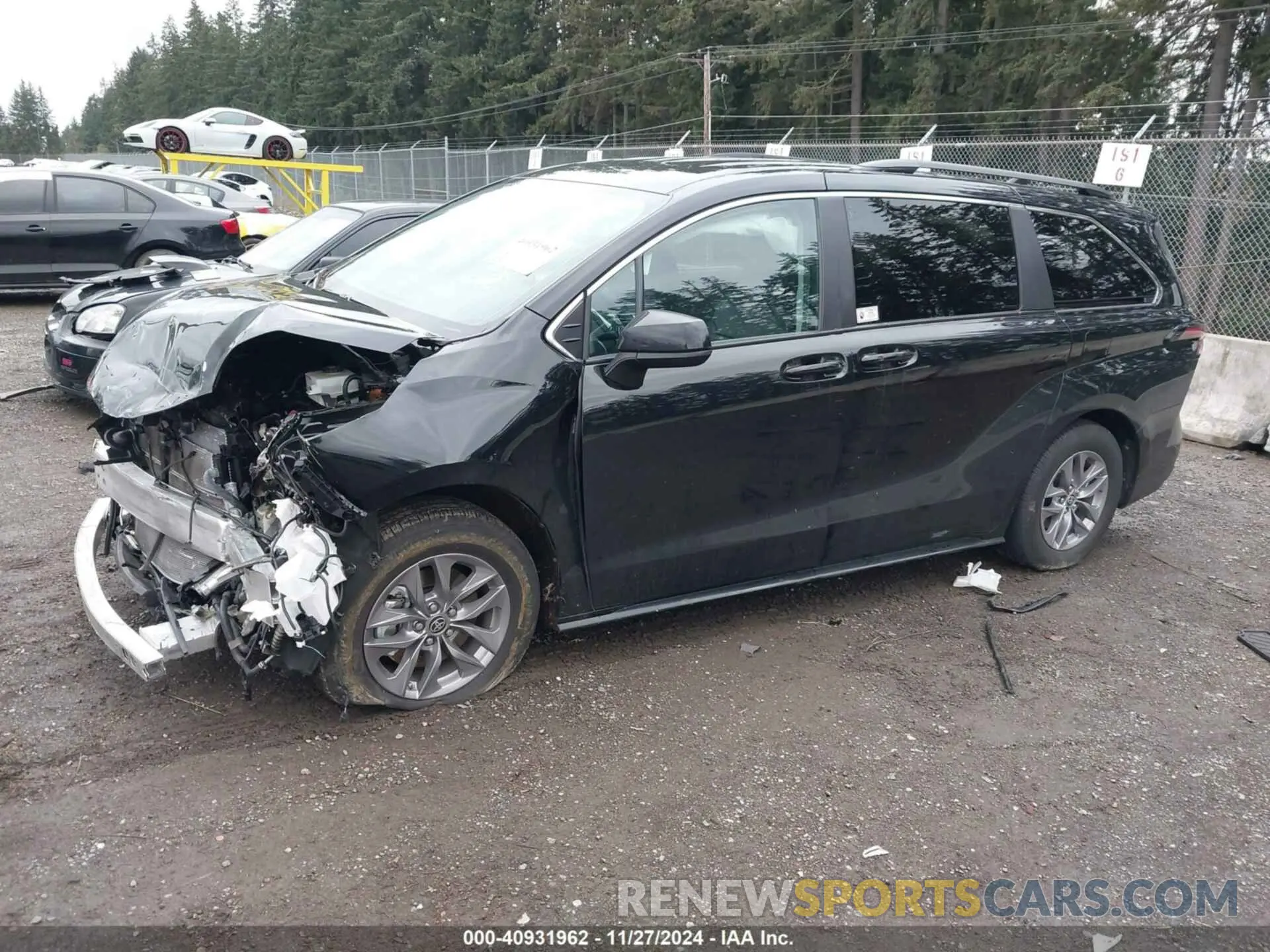 2 fotografías del automóvil dañado 5TDKSKFC1PS095238 TOYOTA SIENNA 2023