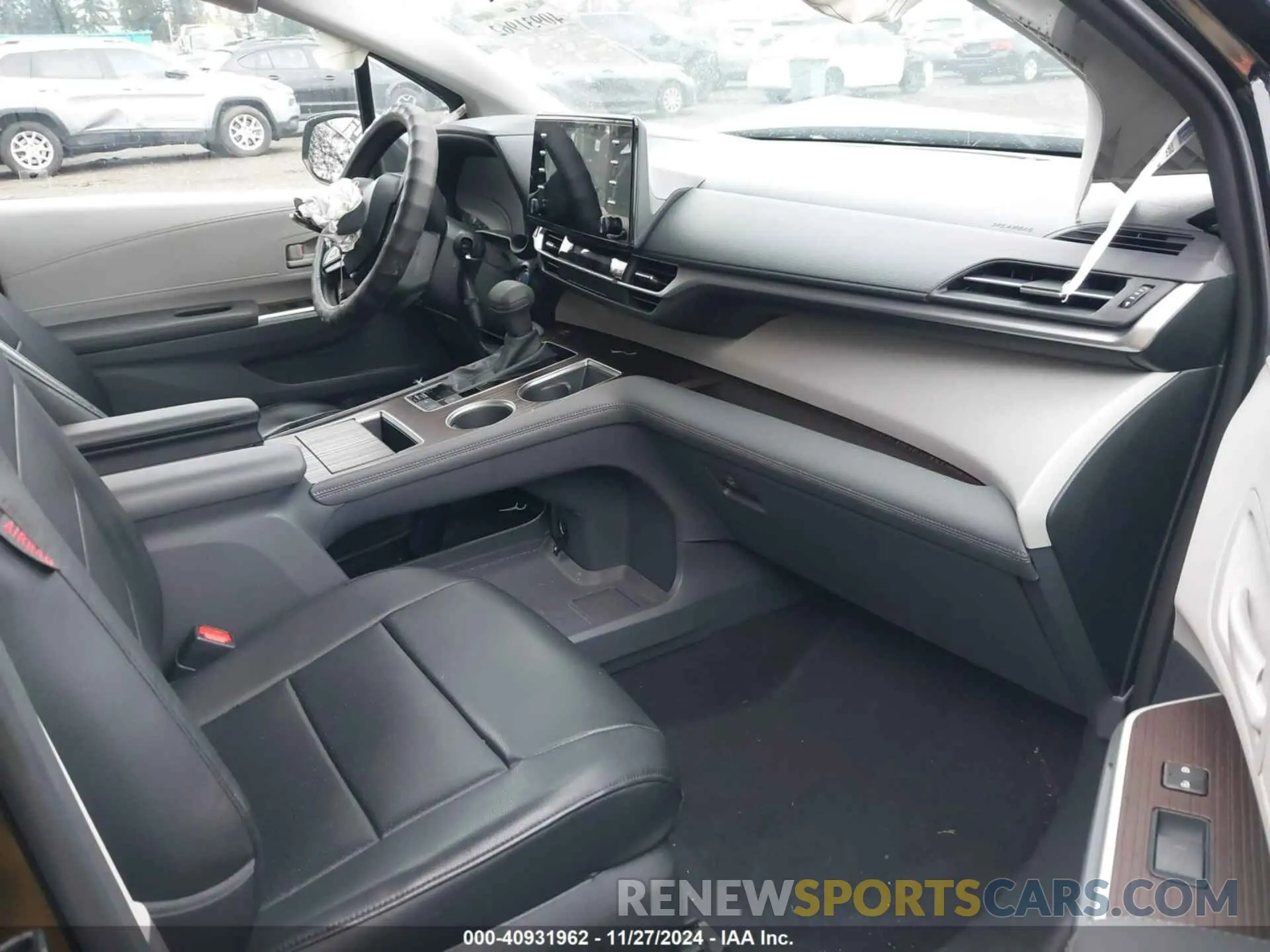 5 fotografías del automóvil dañado 5TDKSKFC1PS095238 TOYOTA SIENNA 2023