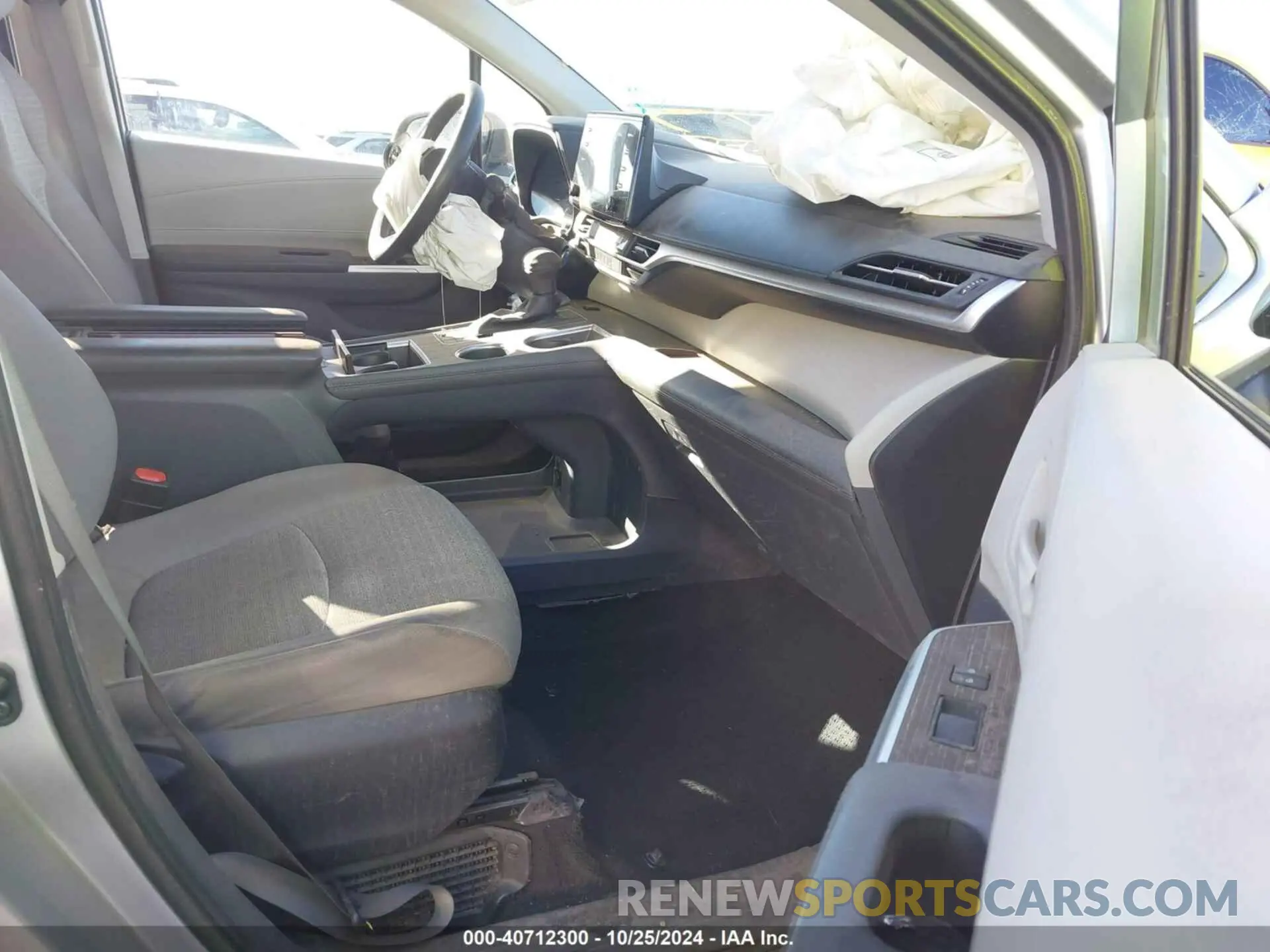 5 fotografías del automóvil dañado 5TDKSKFC4PS074433 TOYOTA SIENNA 2023