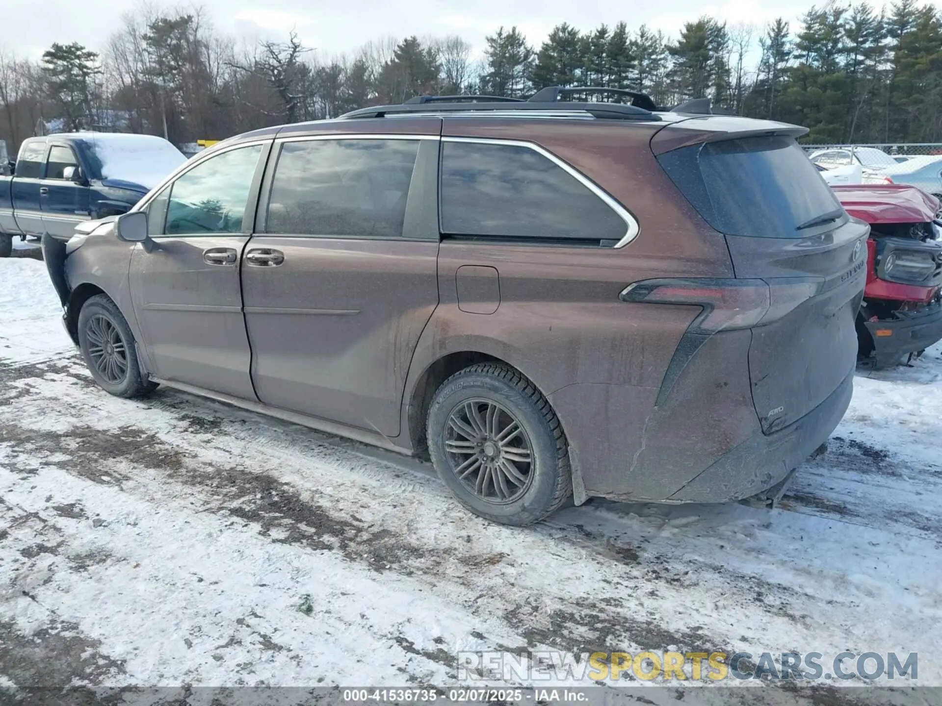 3 fotografías del automóvil dañado 5TDKSKFCXPS079264 TOYOTA SIENNA 2023