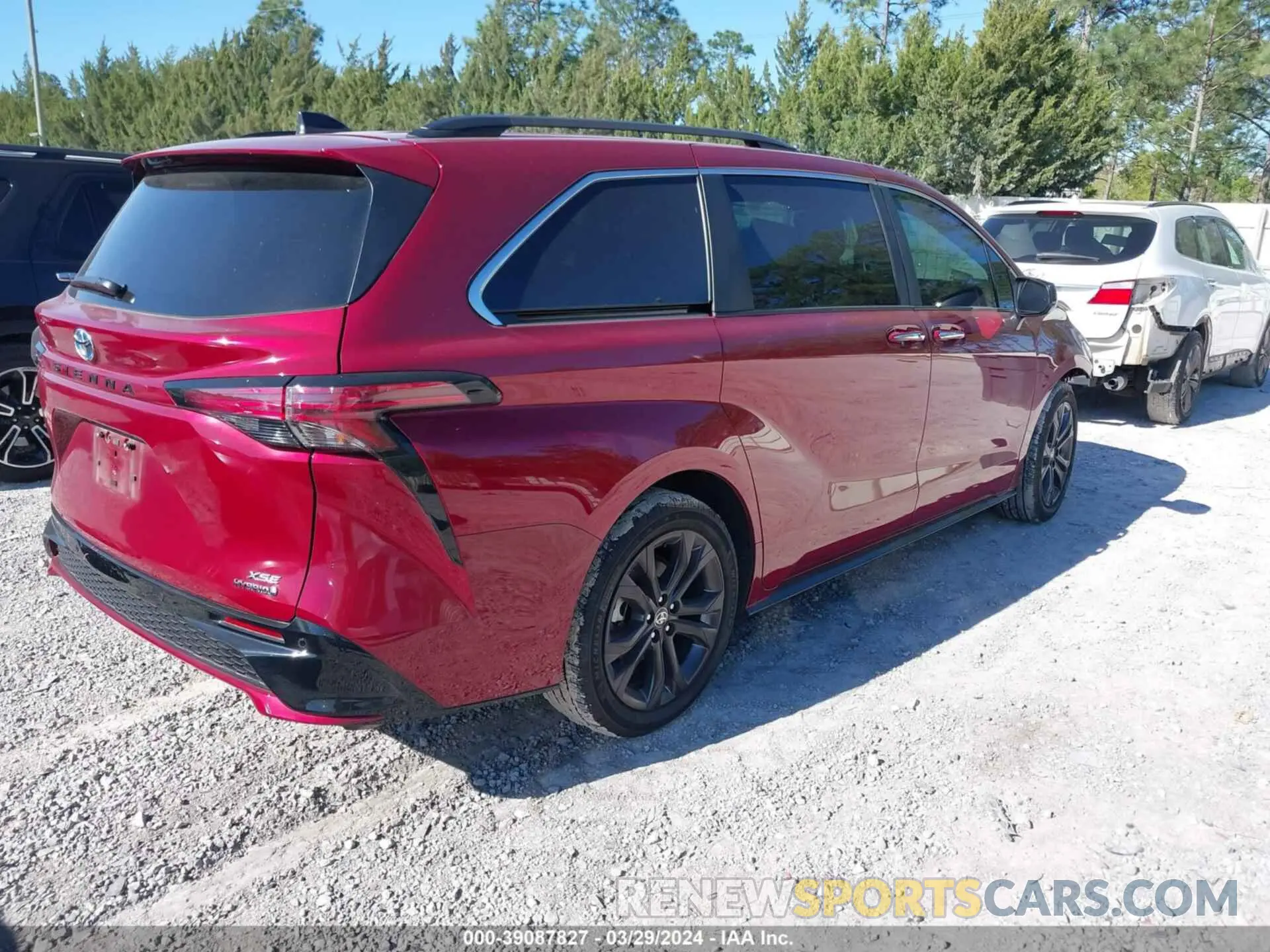 4 fotografías del automóvil dañado 5TDXRKEC8PS142431 TOYOTA SIENNA 2023