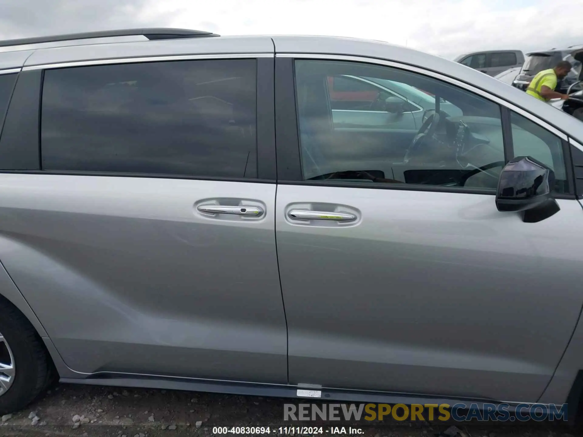 13 fotografías del automóvil dañado 5TDXSKFC1PS100637 TOYOTA SIENNA 2023