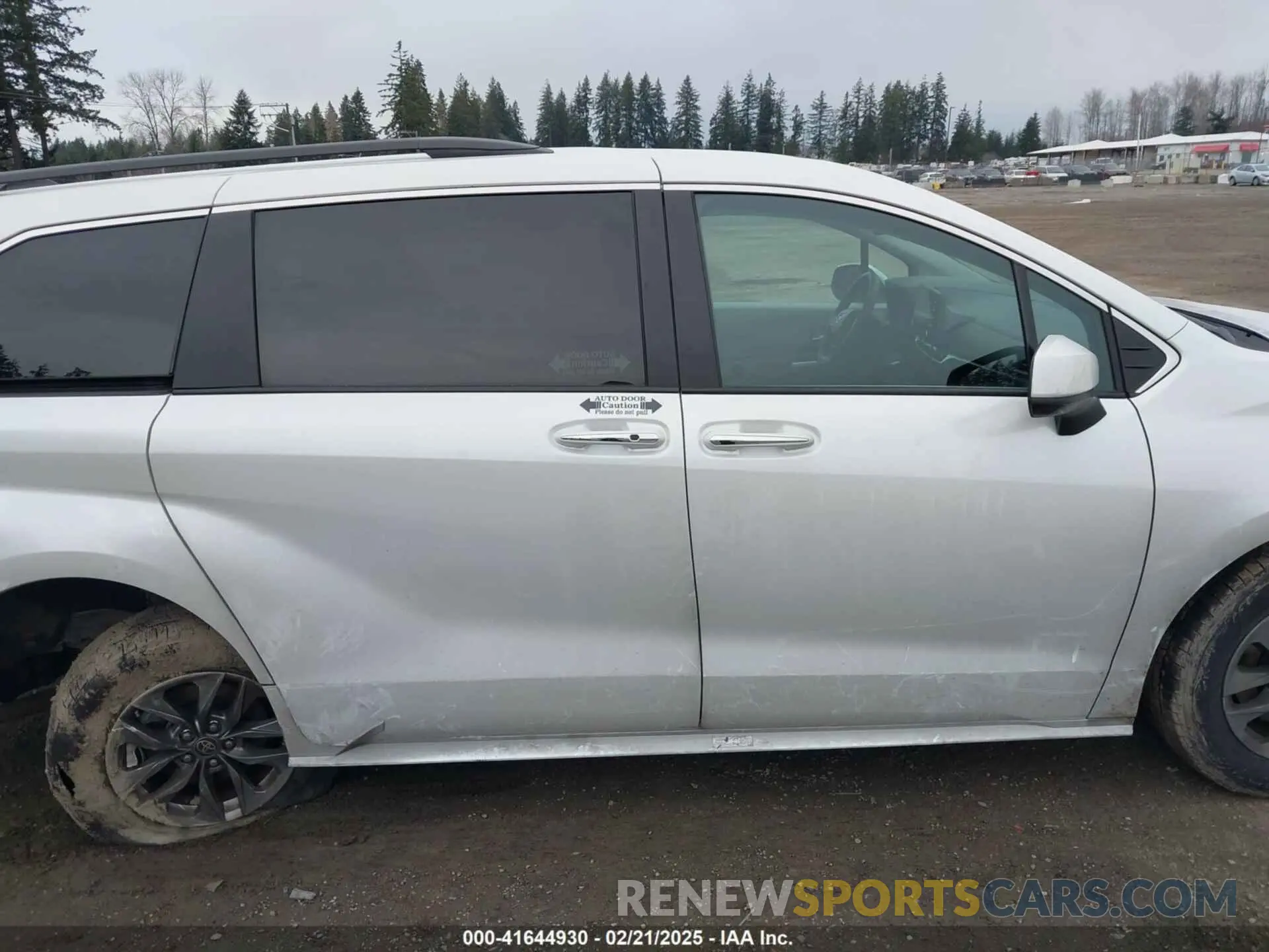 13 fotografías del automóvil dañado 5TDYRKEC2PS147984 TOYOTA SIENNA 2023