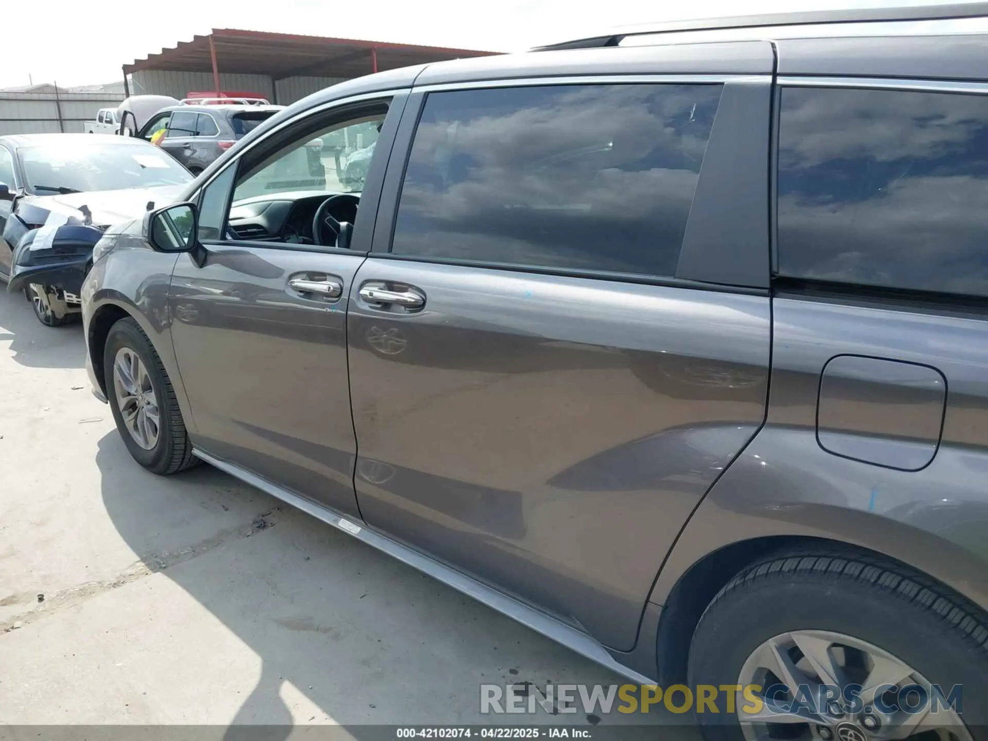 14 fotografías del automóvil dañado 5TDYRKEC4PS163555 TOYOTA SIENNA 2023
