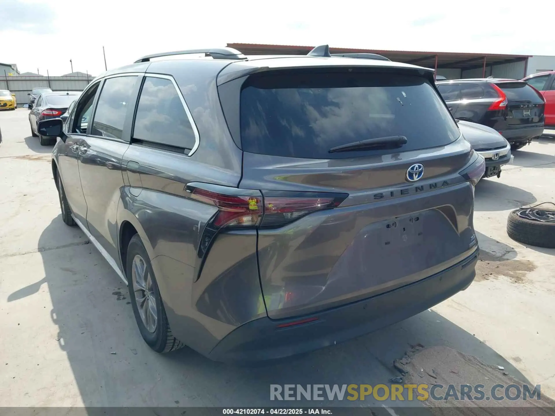 3 fotografías del automóvil dañado 5TDYRKEC4PS163555 TOYOTA SIENNA 2023