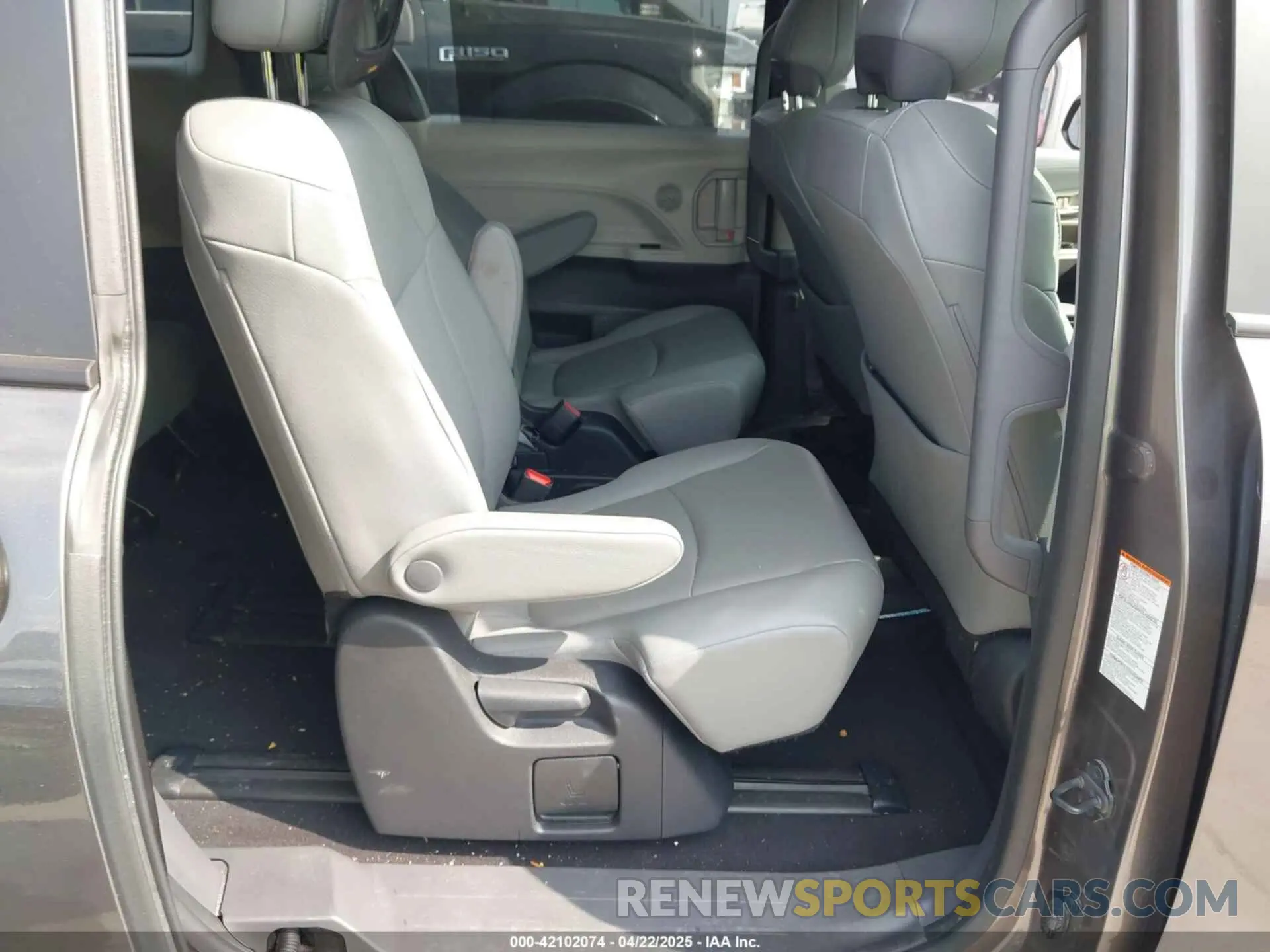 8 fotografías del automóvil dañado 5TDYRKEC4PS163555 TOYOTA SIENNA 2023
