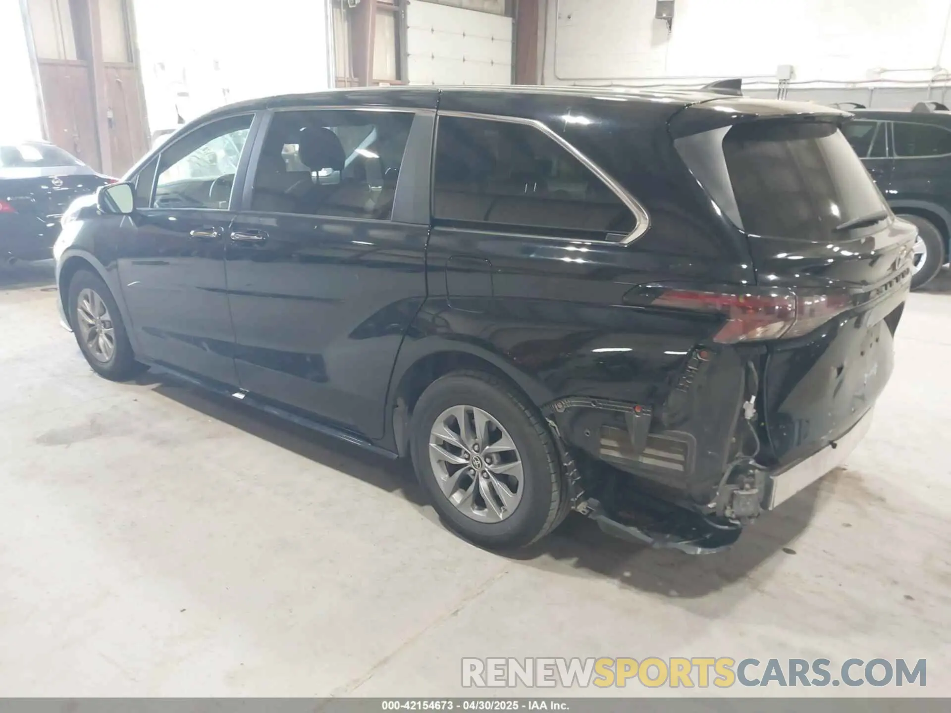 3 fotografías del automóvil dañado 5TDYRKEC5PS148076 TOYOTA SIENNA 2023