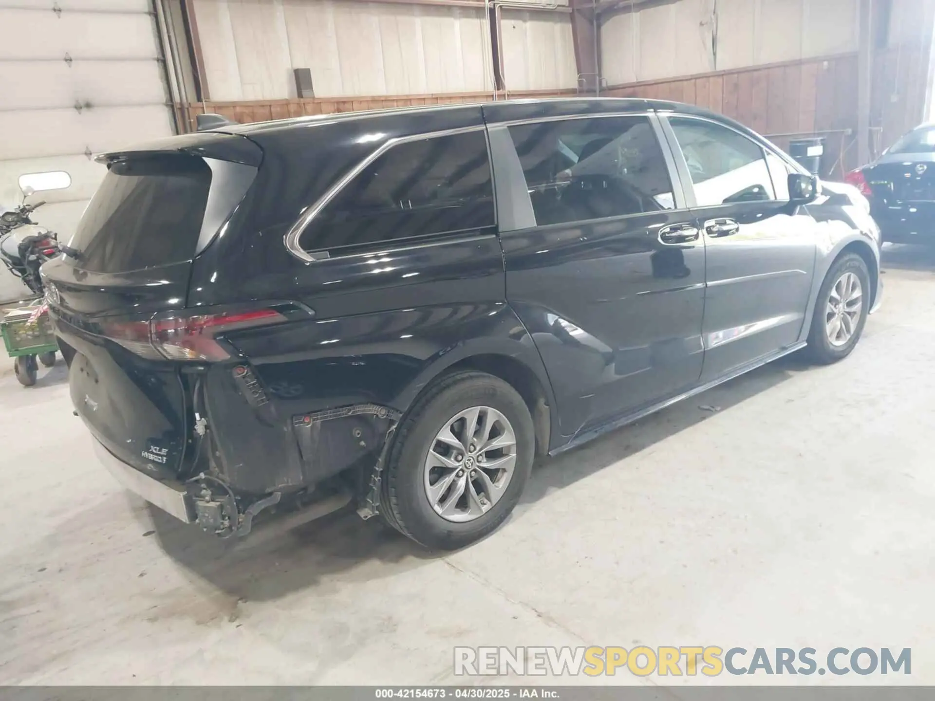 4 fotografías del automóvil dañado 5TDYRKEC5PS148076 TOYOTA SIENNA 2023