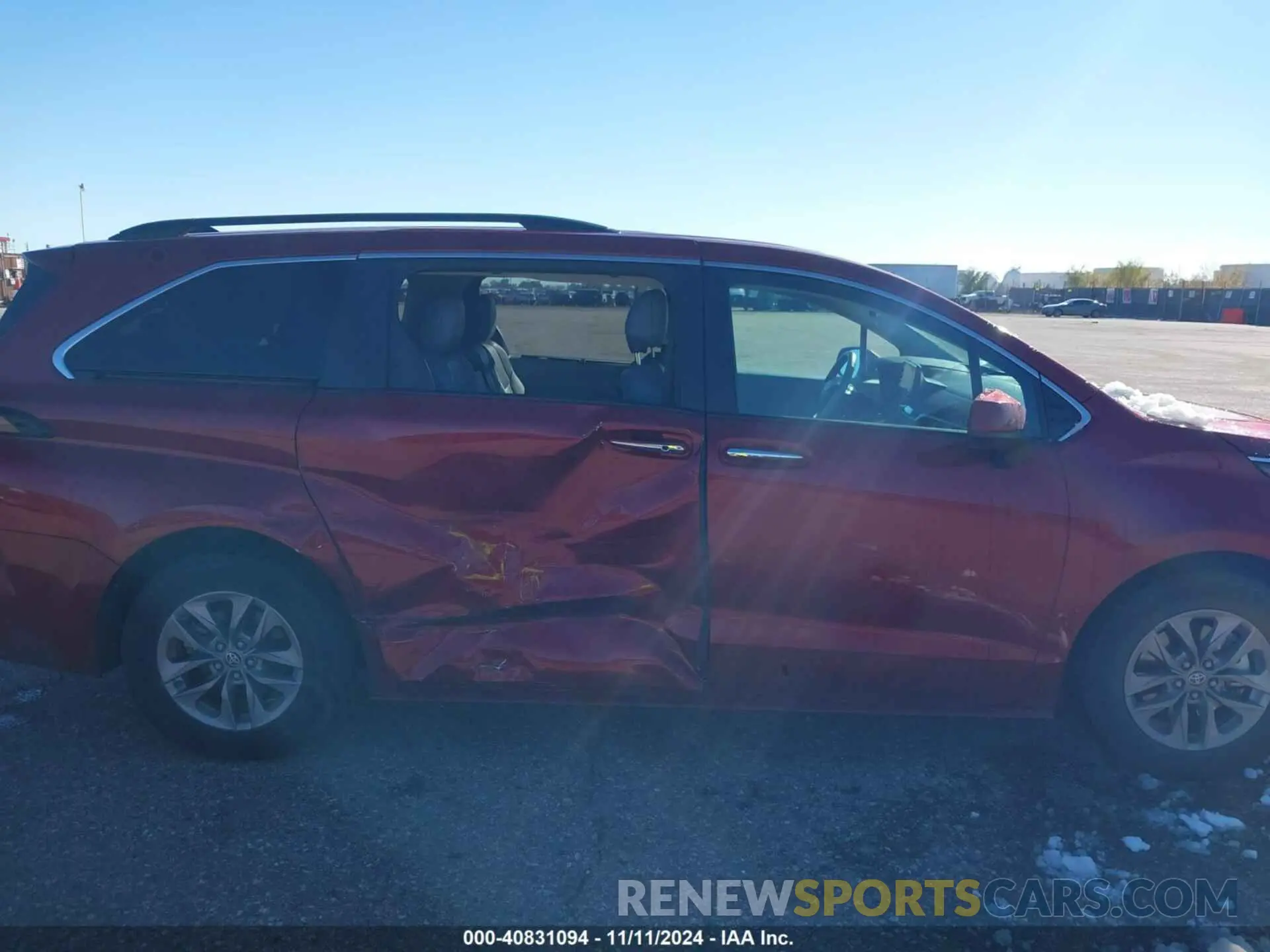 13 fotografías del automóvil dañado 5TDYRKEC6PS165369 TOYOTA SIENNA 2023