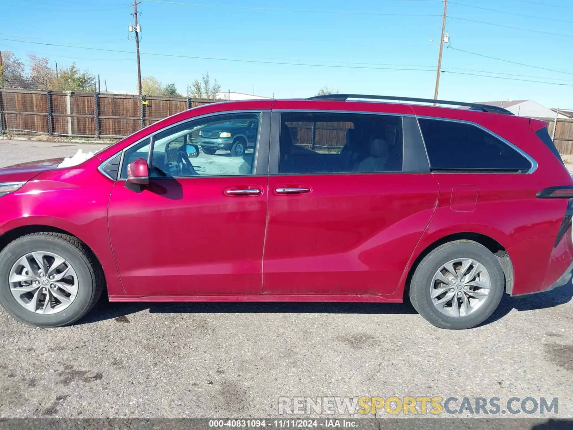 14 fotografías del automóvil dañado 5TDYRKEC6PS165369 TOYOTA SIENNA 2023