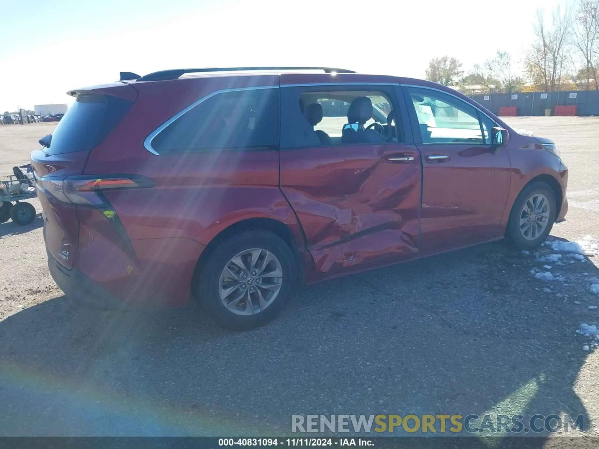 4 fotografías del automóvil dañado 5TDYRKEC6PS165369 TOYOTA SIENNA 2023
