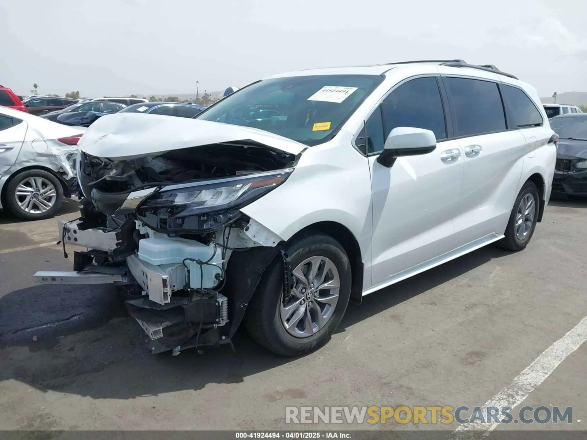 2 fotografías del automóvil dañado 5TDYSKFC8PS107895 TOYOTA SIENNA 2023