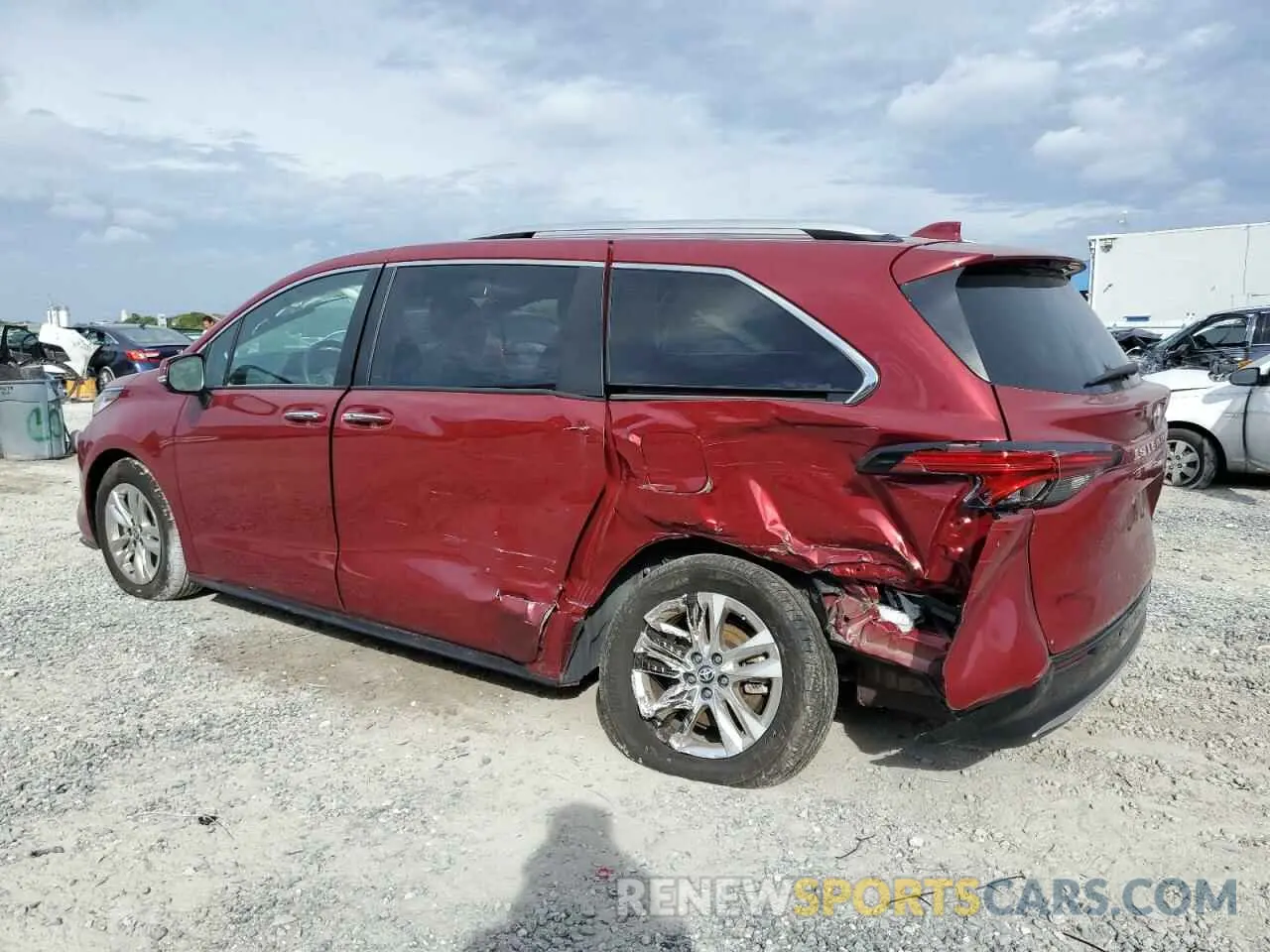 2 fotografías del automóvil dañado 5TDZRKEC1PS169592 TOYOTA SIENNA 2023