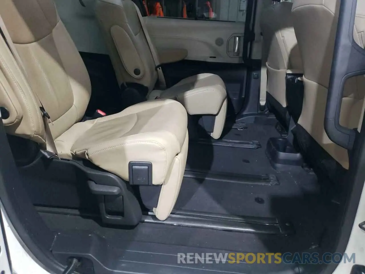 11 fotografías del automóvil dañado 5TDZSKFC2PS106455 TOYOTA SIENNA 2023